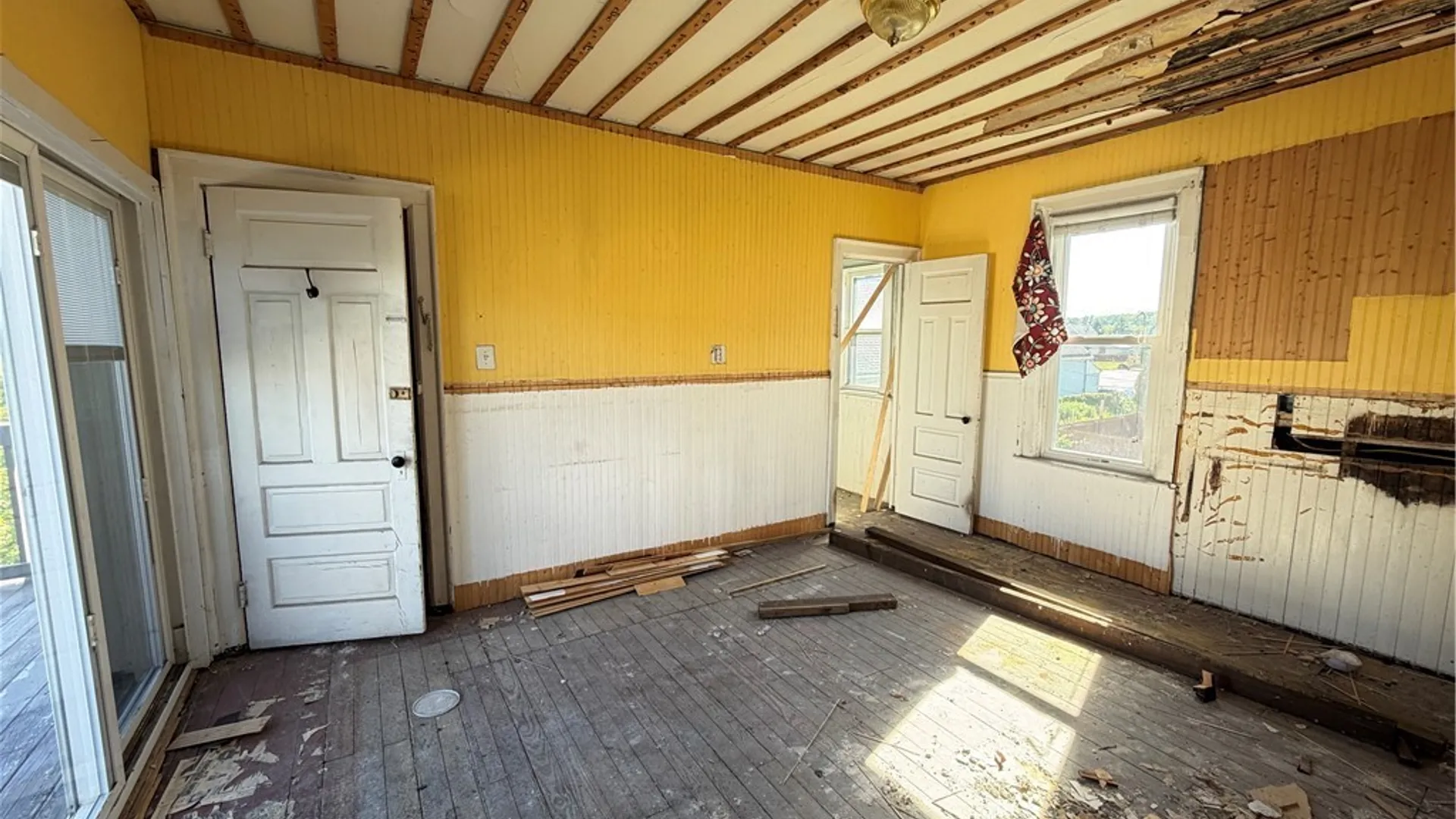 Property at 155 Oconnell Avenue, Buffalo, NY 14204 32