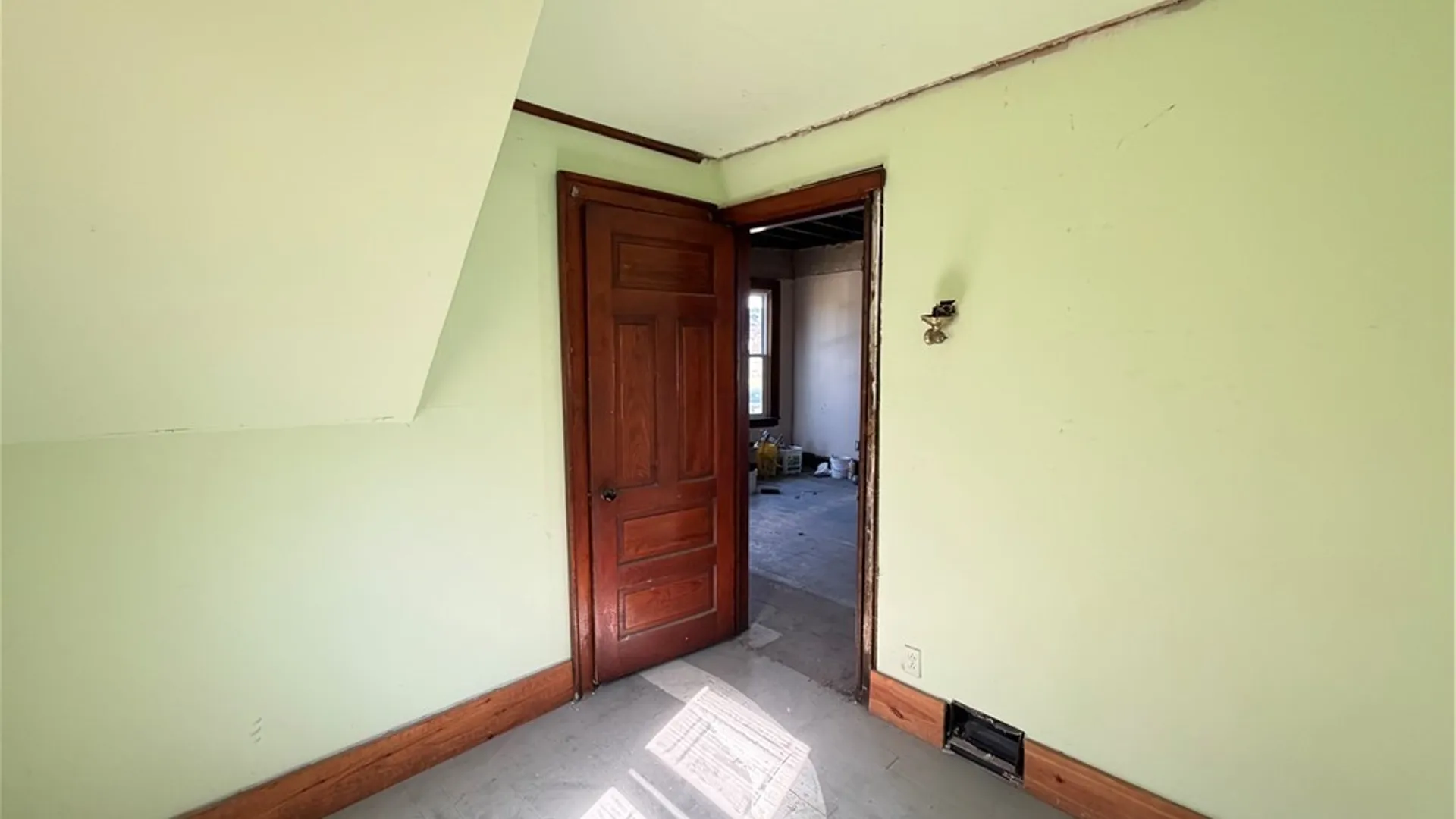 Property at 155 Oconnell Avenue, Buffalo, NY 14204 20