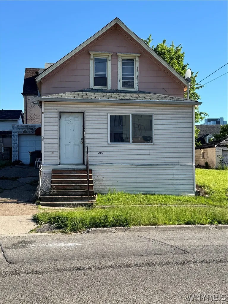 Property at 207 E North Street, Buffalo, NY 14204