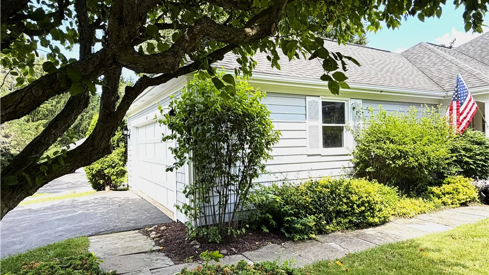 Property at 47 Greenwood Park, Pittsford, NY 14534 3