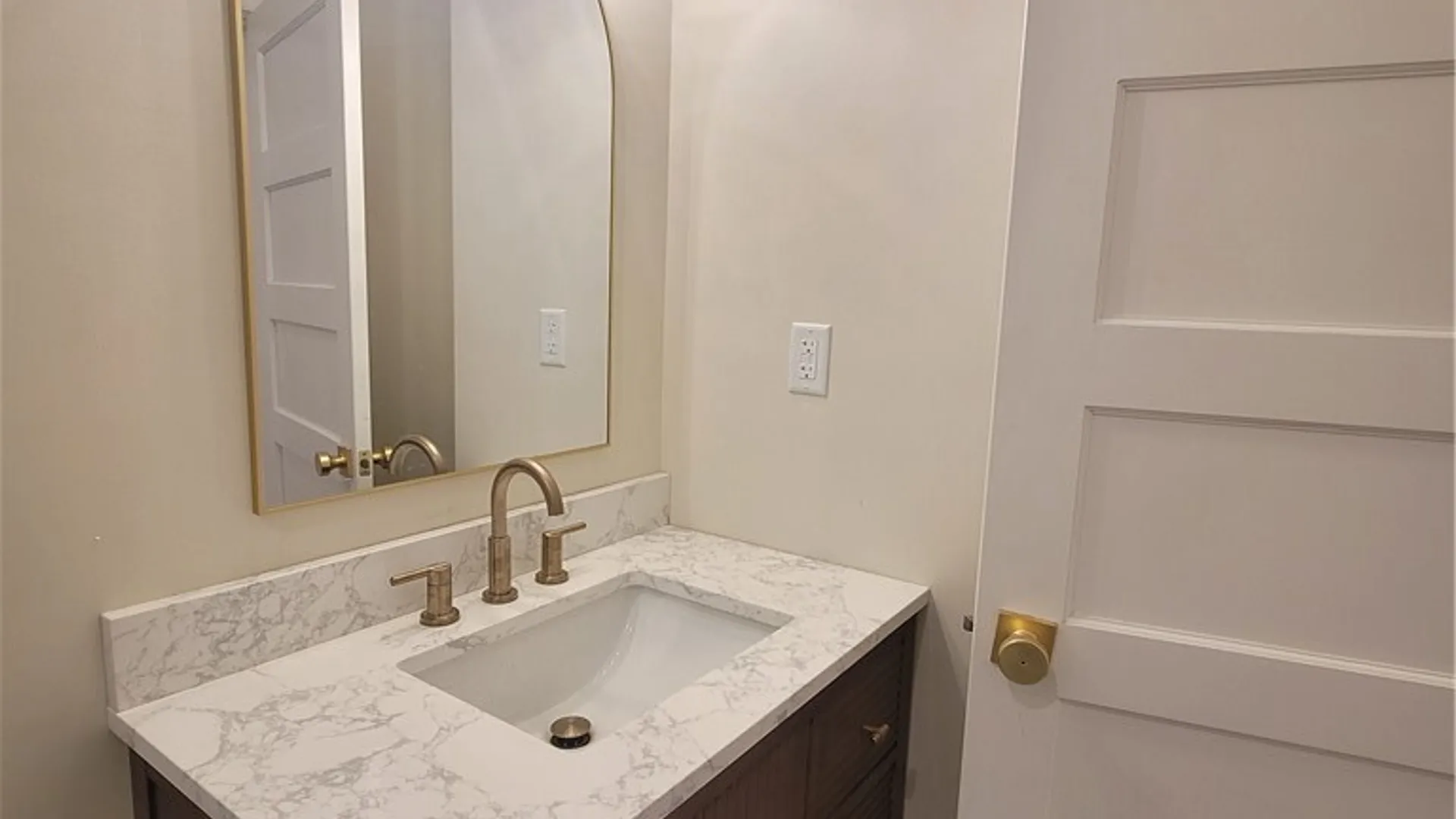 Property at 884 Main Street, Buffalo, NY 14202 13
