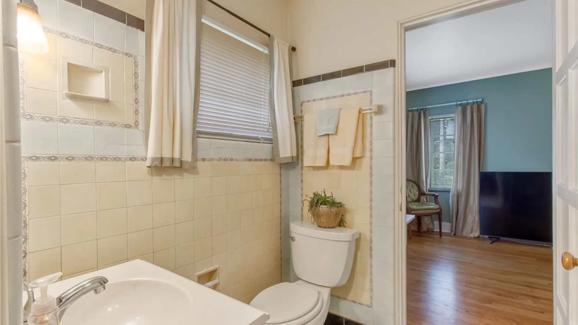 Property at 413 E Genesee Parkway, Syracuse, NY 13214 25