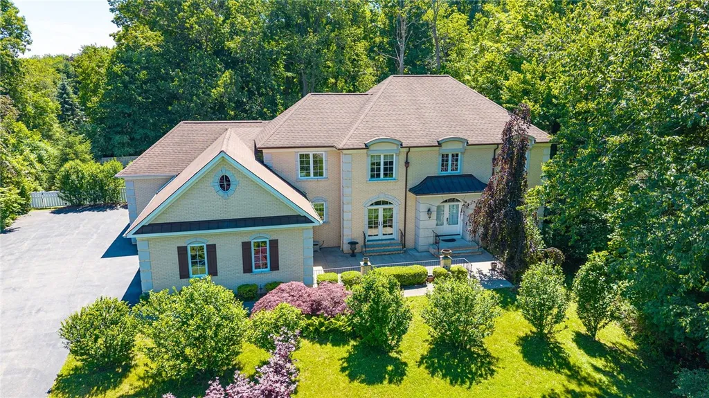 Property at 612 Wild Mallard, Webster, NY 14580