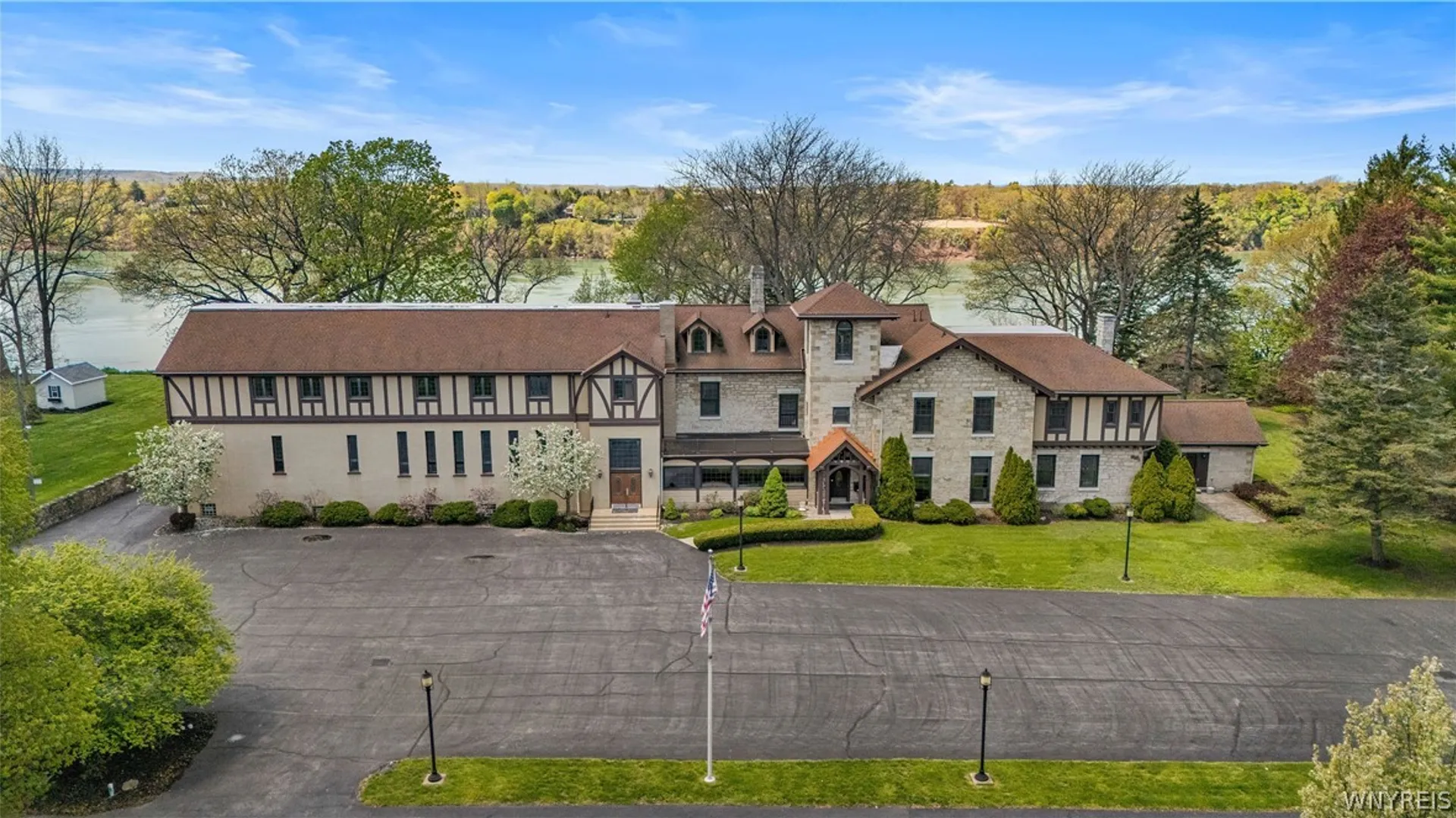 Property at 435 N 2nd Street, Lewiston, NY 14092 41