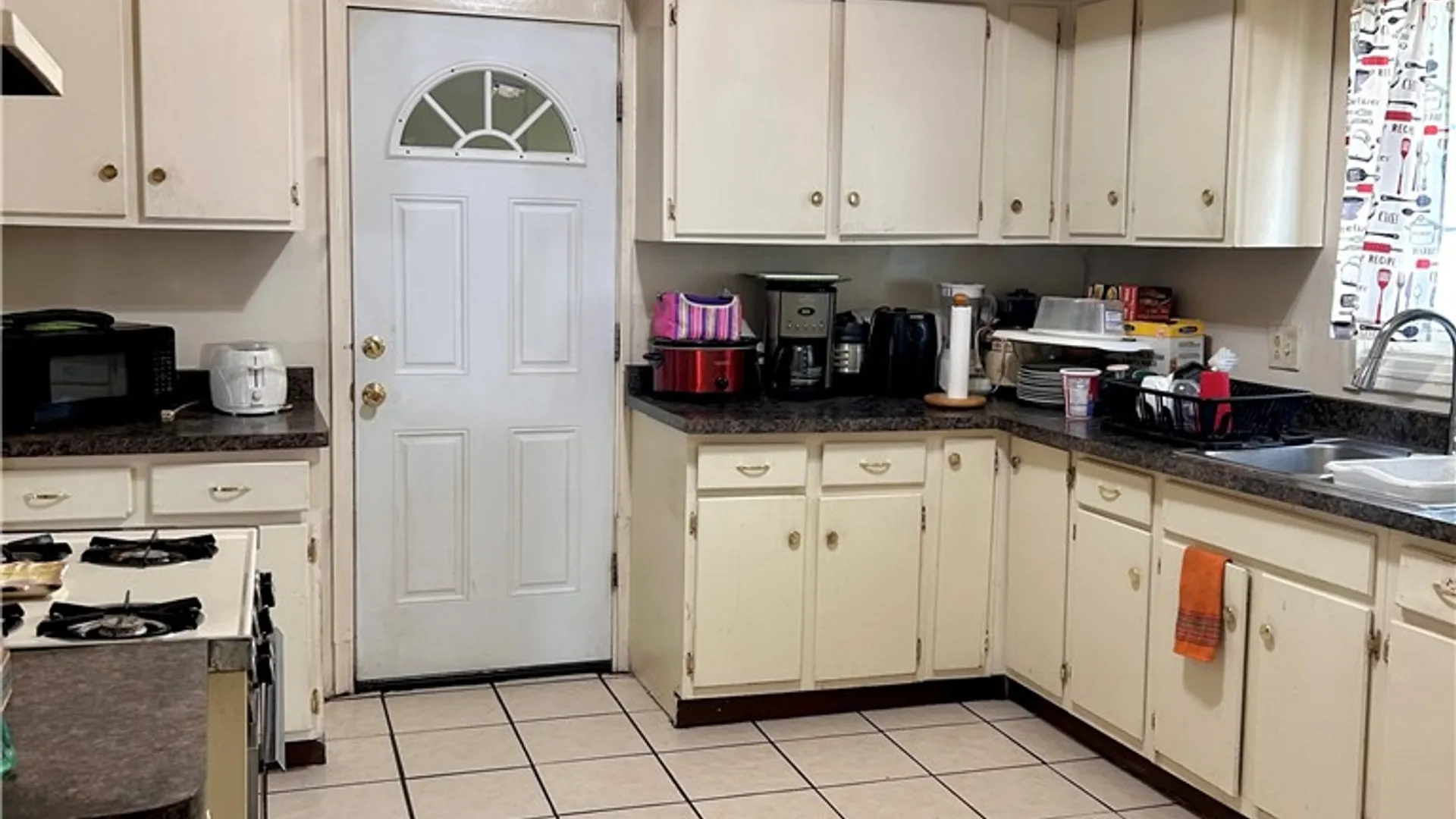 Property at 899 Genesee Street, Rochester, NY 14611 6