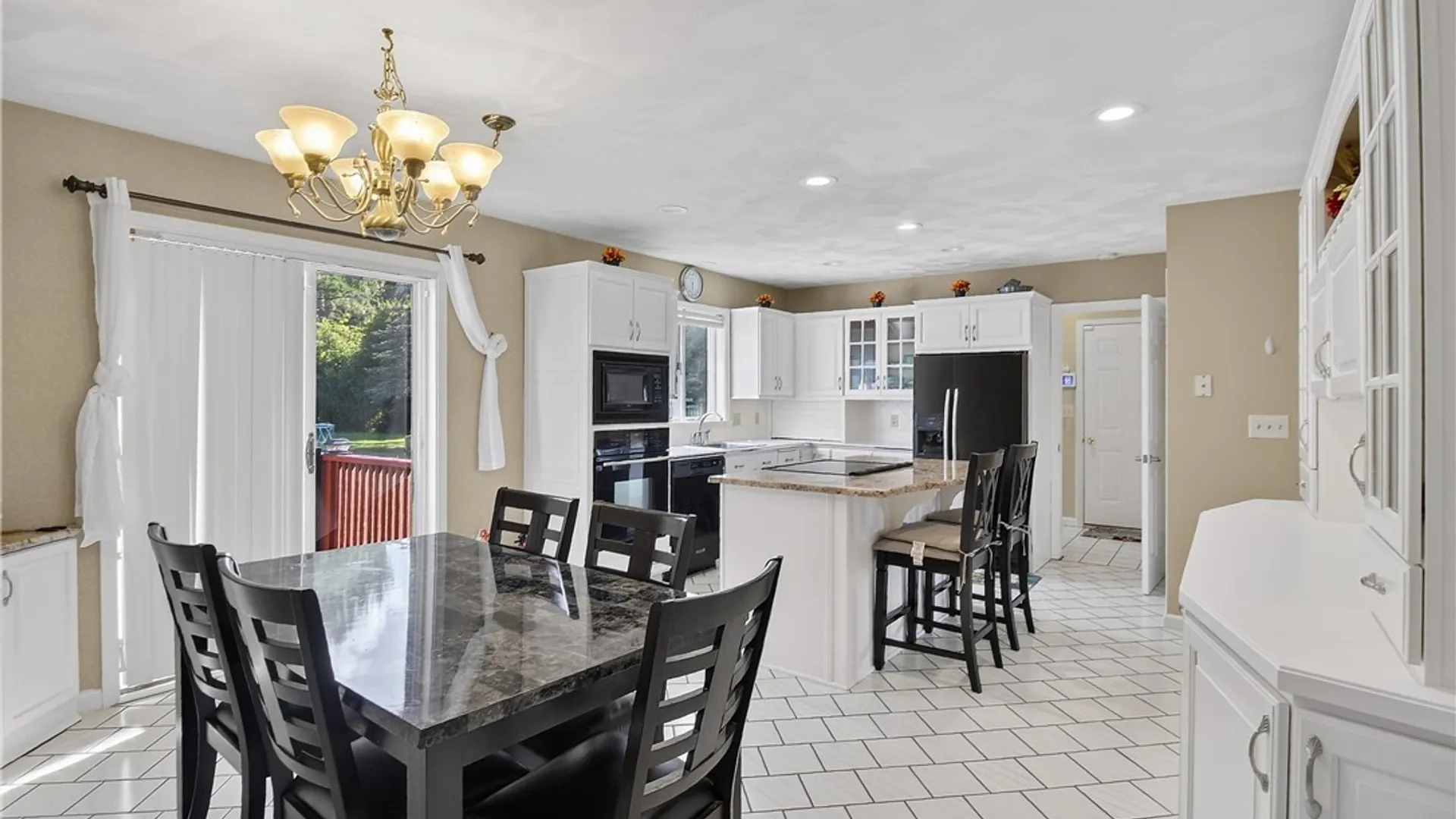 Property at 32 Morgan Lane, New Hartford, NY 13413 13