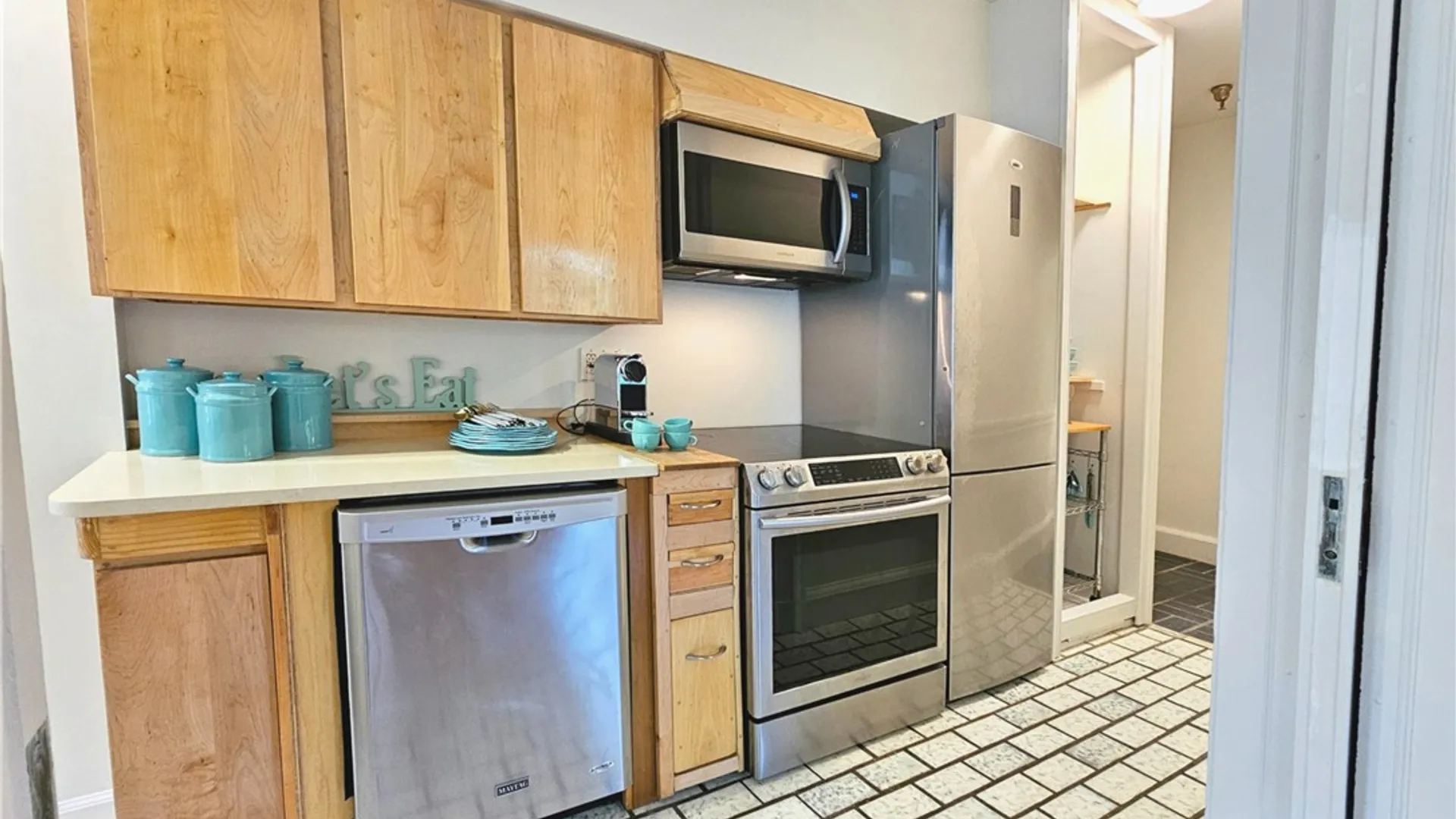 Property at 1163 East Avenue, Rochester, NY 14607 15