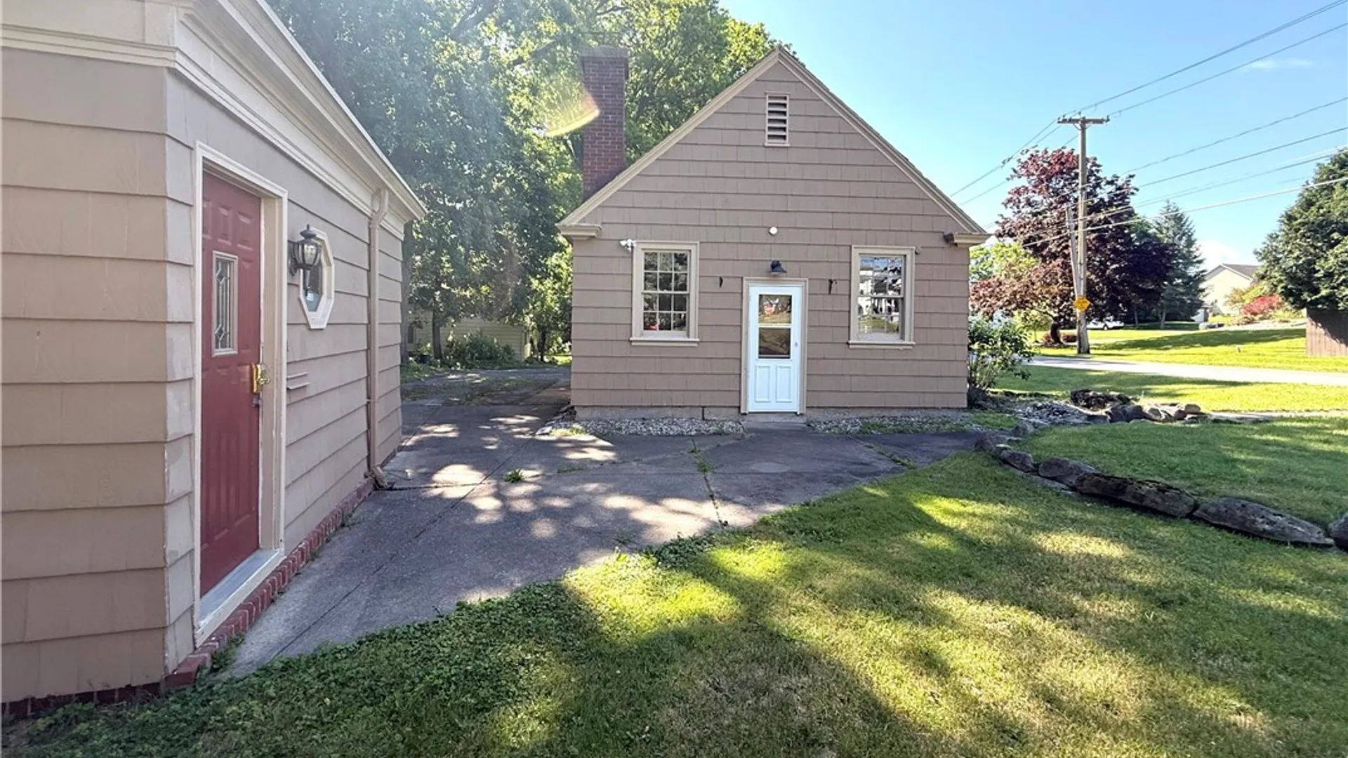 Property at 702 Parkway, Utica, NY 13501 9