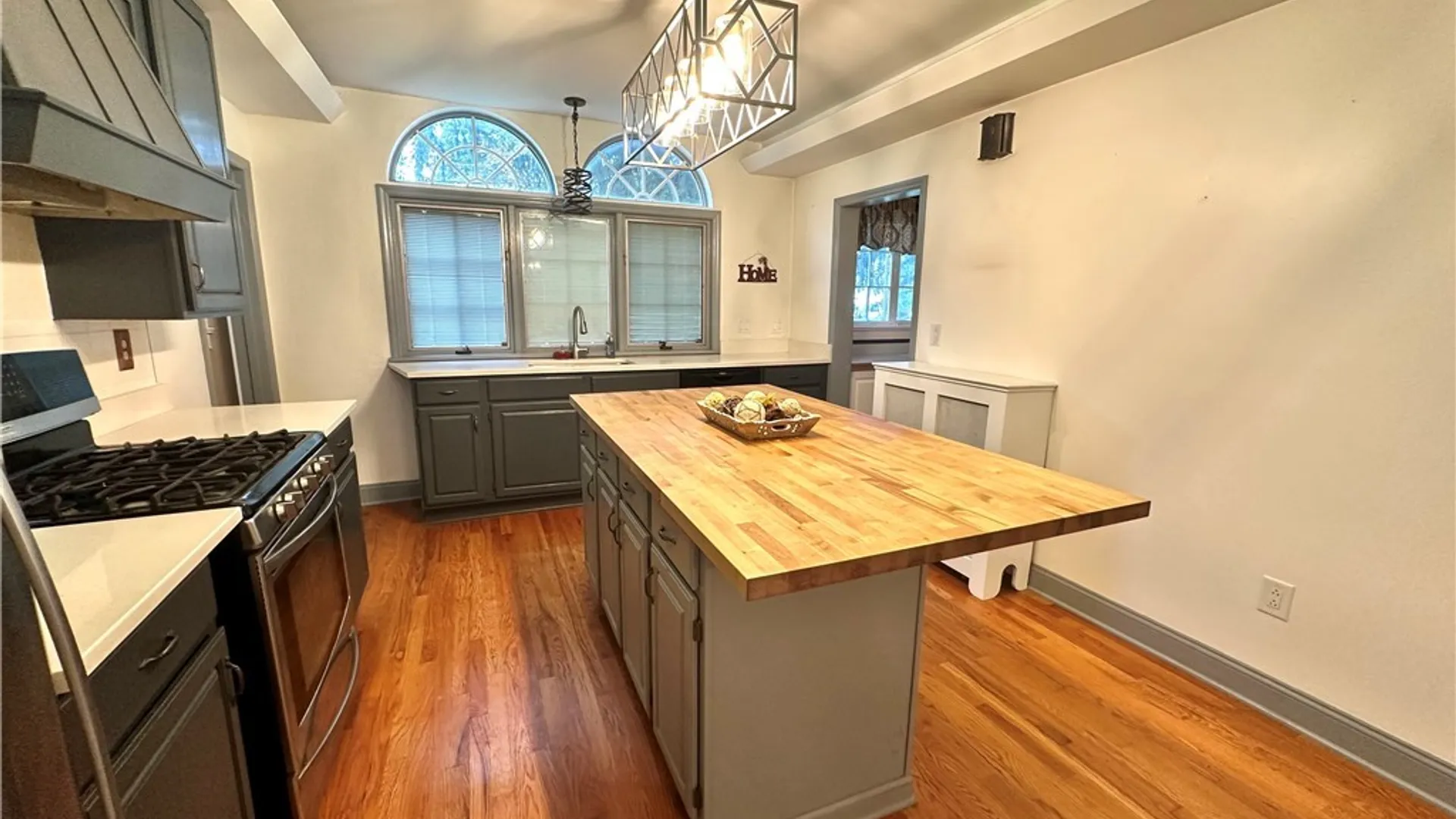 Property at 702 Parkway, Utica, NY 13501 15