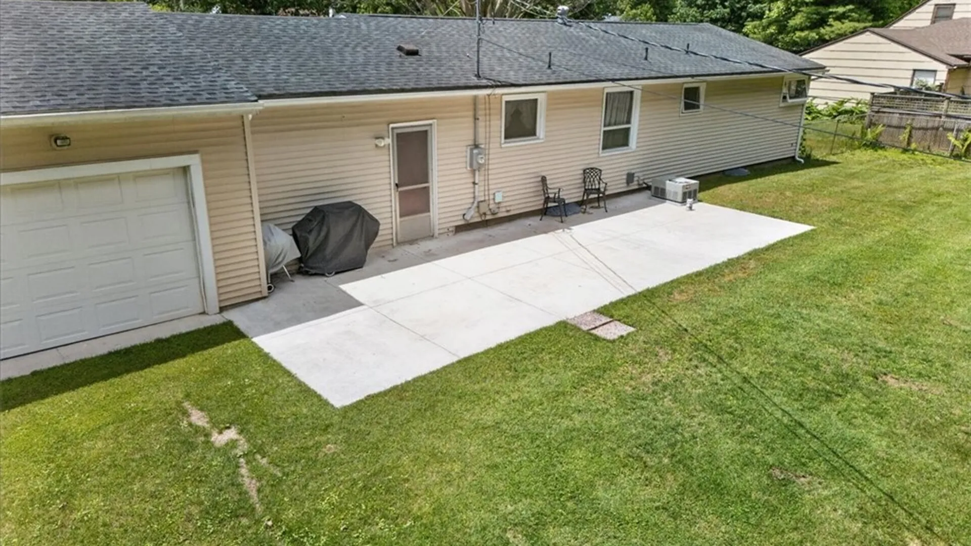 Property at 17 Briarwood Lane, Perinton, NY 14450 23