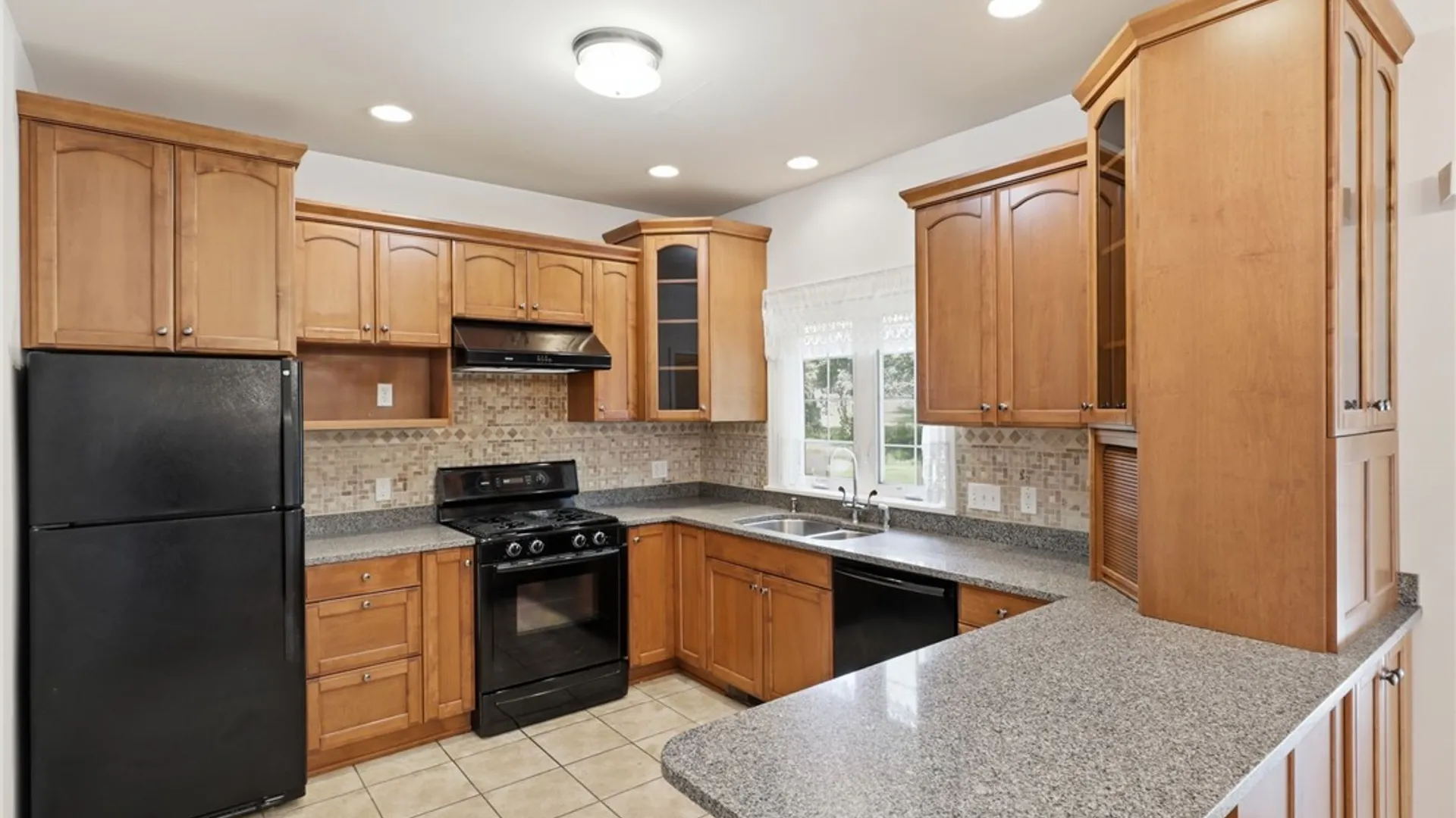 Property at 14 Sablewood, Perinton, NY 14450 10