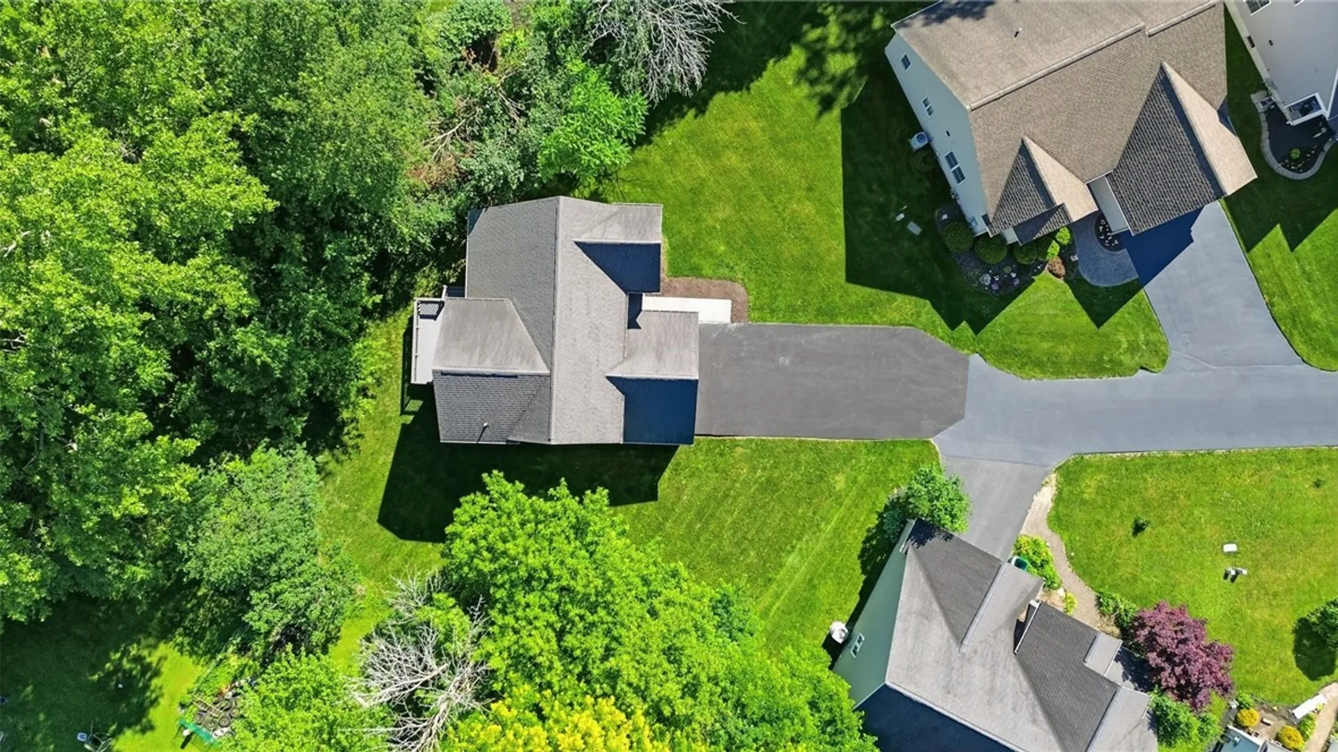 Property at 14 Sablewood, Perinton, NY 14450 38