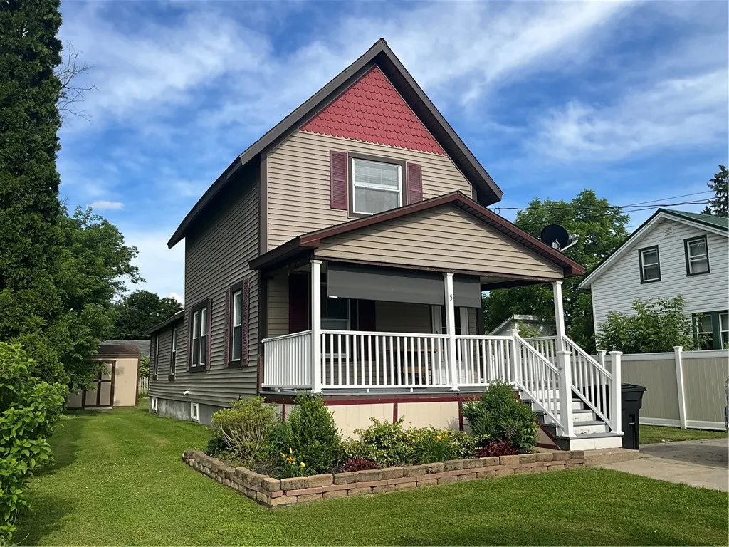 Property at 5 Jewett Ave, Moravia, NY 13118