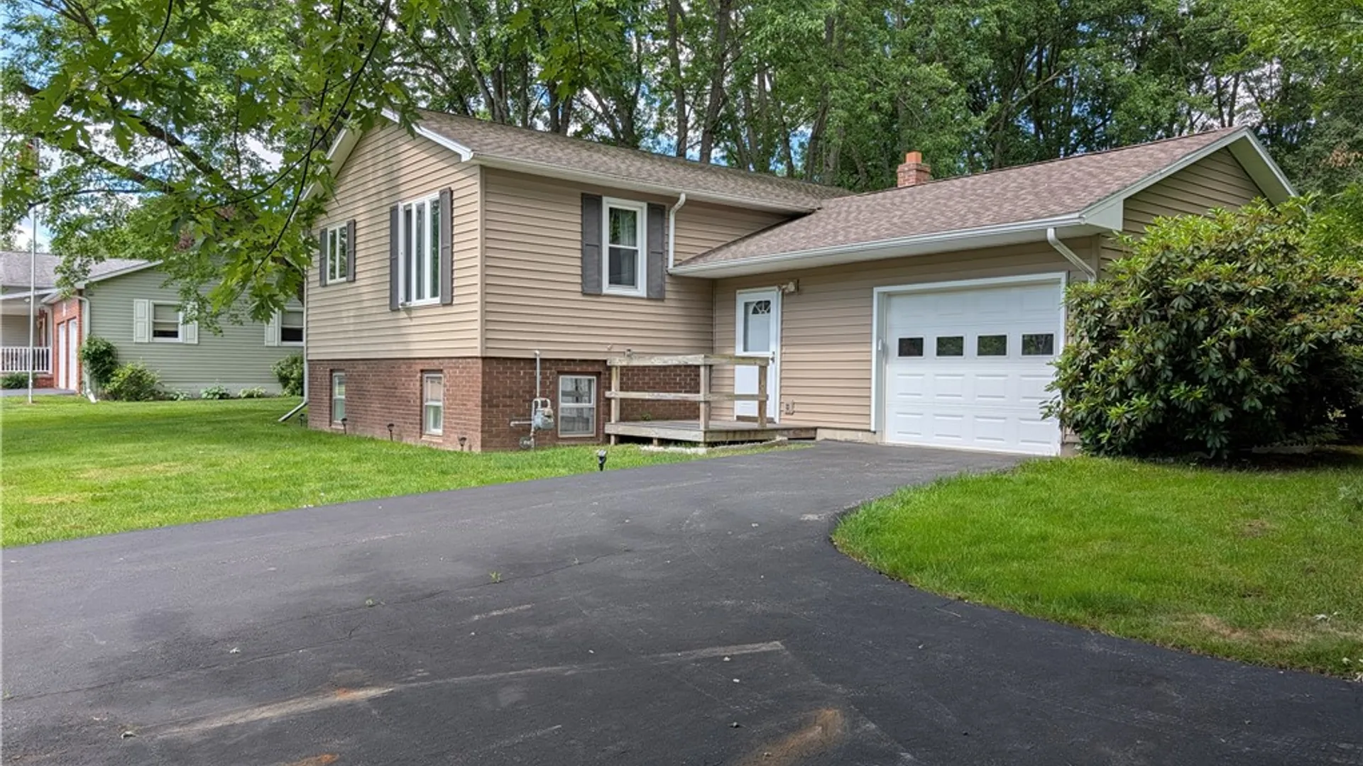 Property at 6 Neil Drive, Bradford Town, PA 16701 3