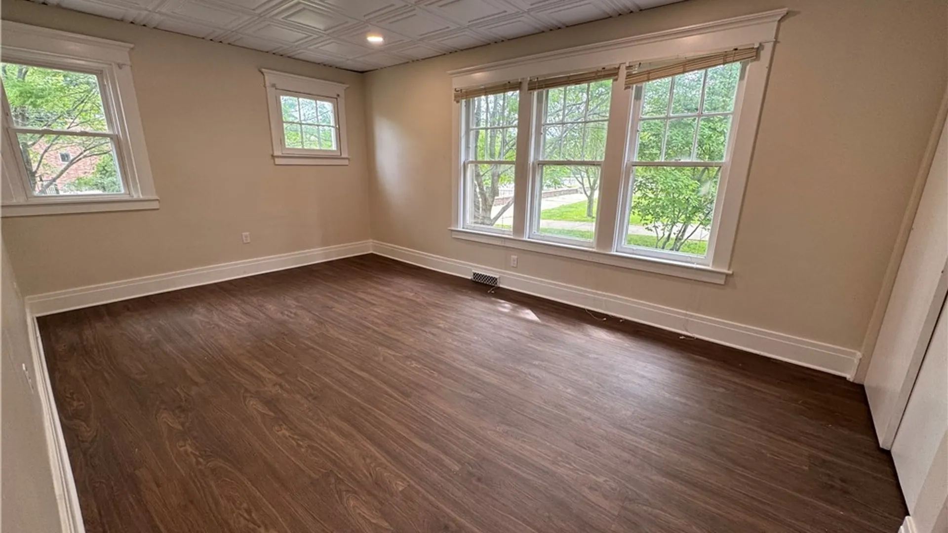 Property at 95 W Humboldt Parkway, Buffalo, NY 14214 9