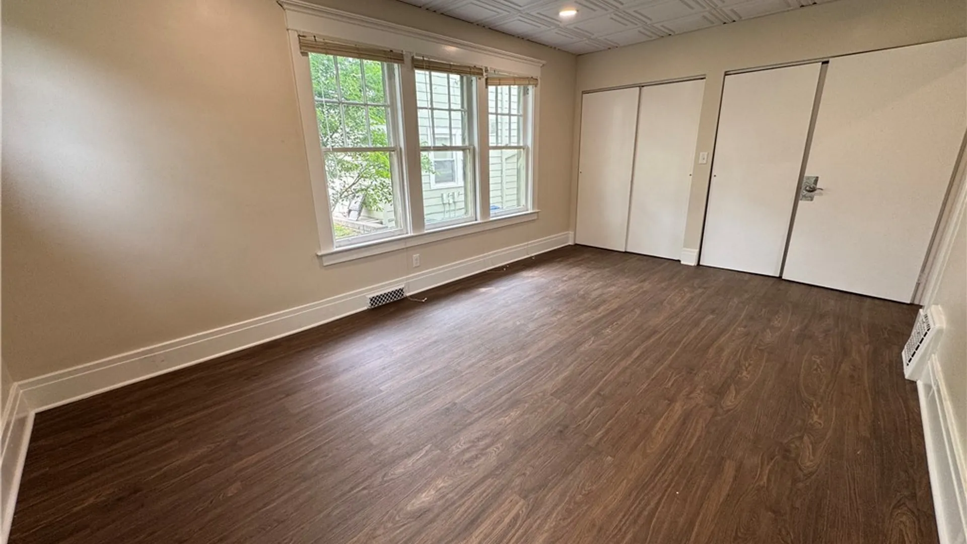Property at 95 W Humboldt Parkway, Buffalo, NY 14214 10
