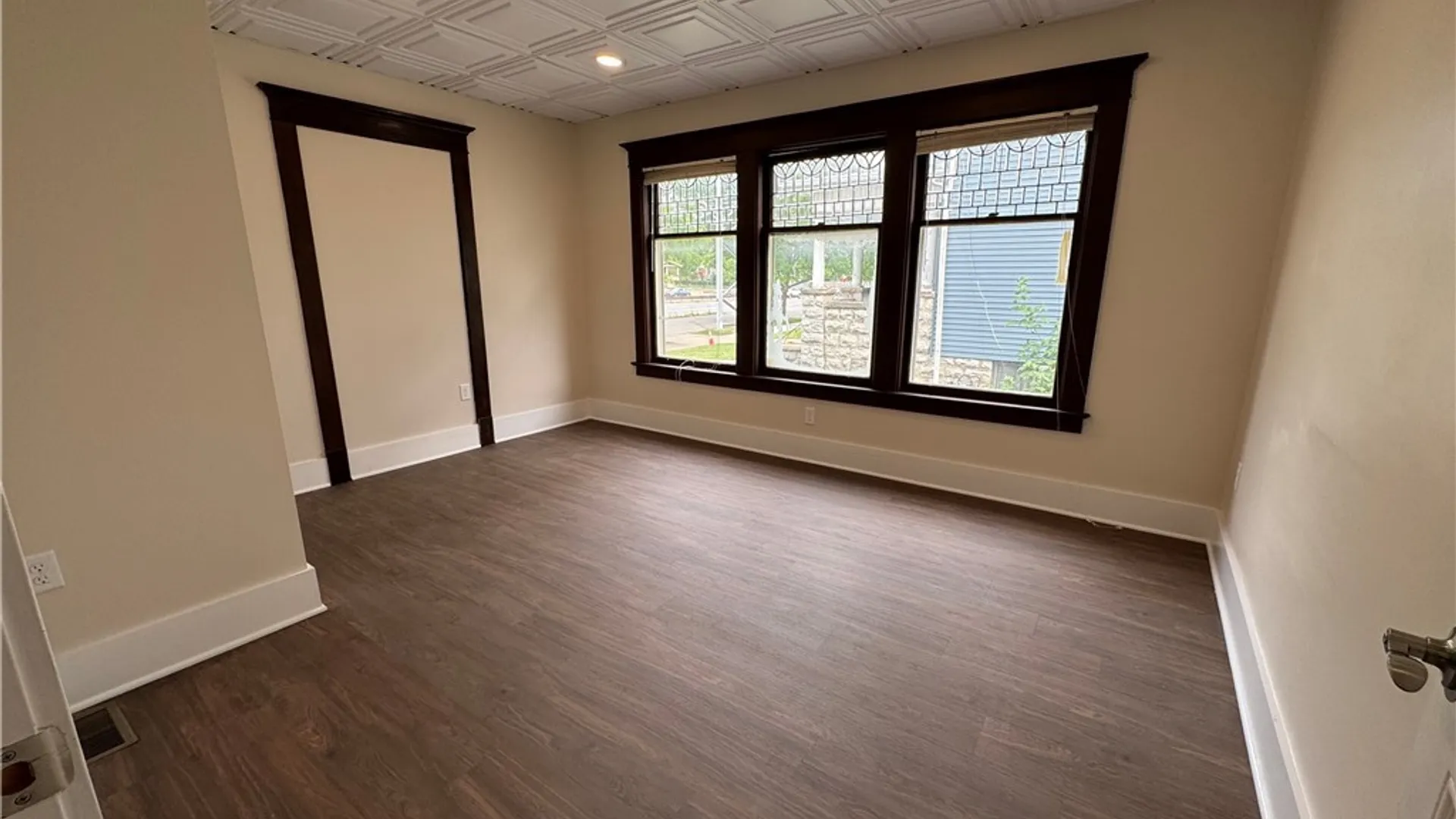 Property at 95 W Humboldt Parkway, Buffalo, NY 14214 16