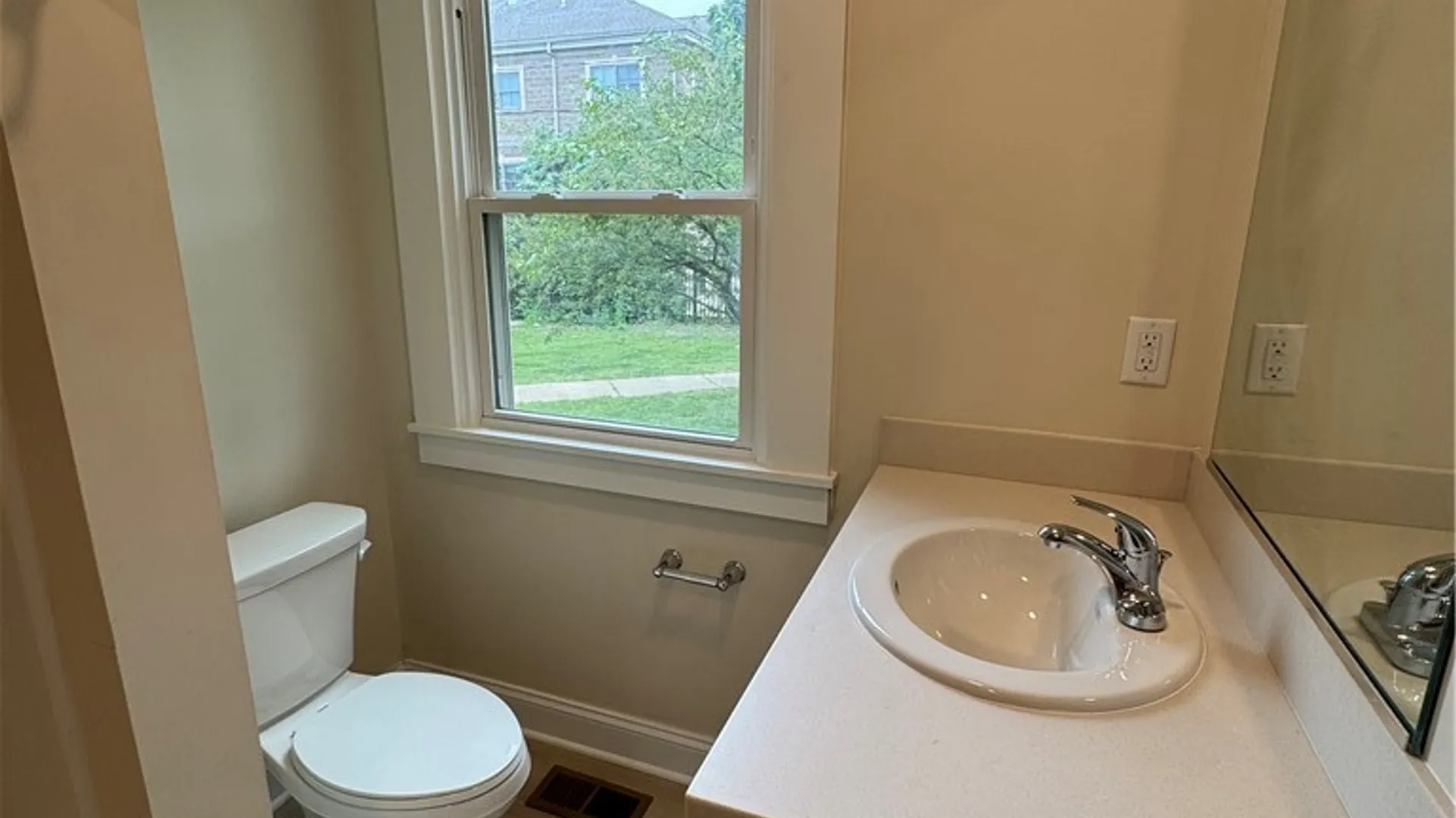 Property at 95 W Humboldt Parkway, Buffalo, NY 14214 20