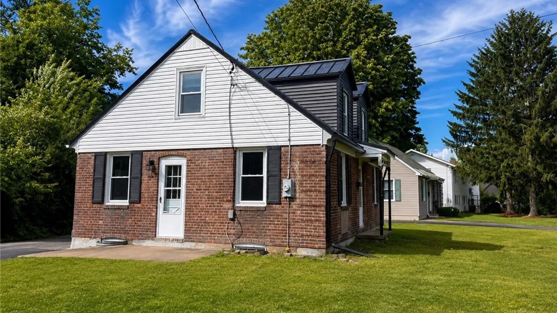 Property at 312 Oakwood Street, Rome, NY 13440 4