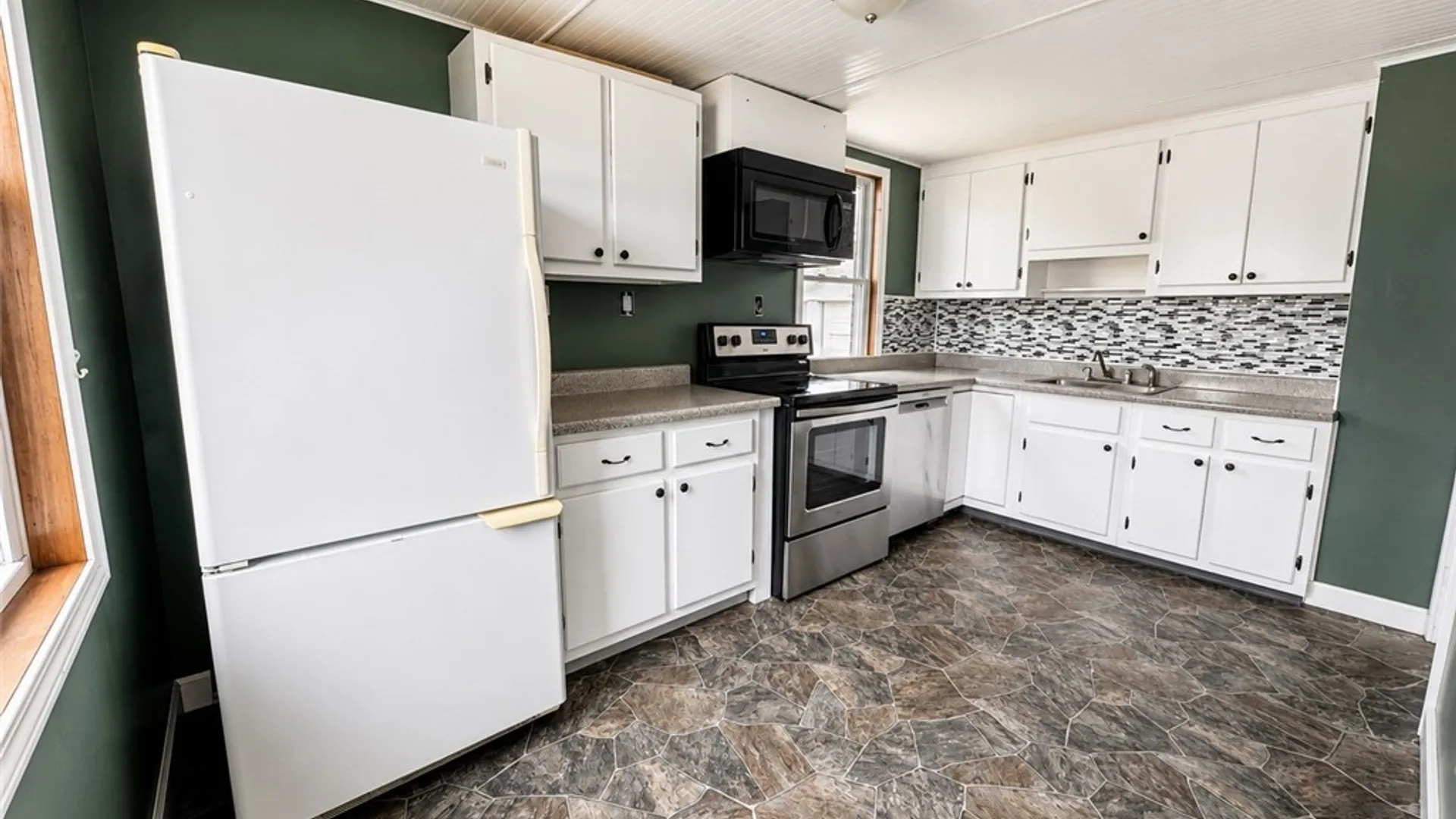 Property at 312 Oakwood Street, Rome, NY 13440 6
