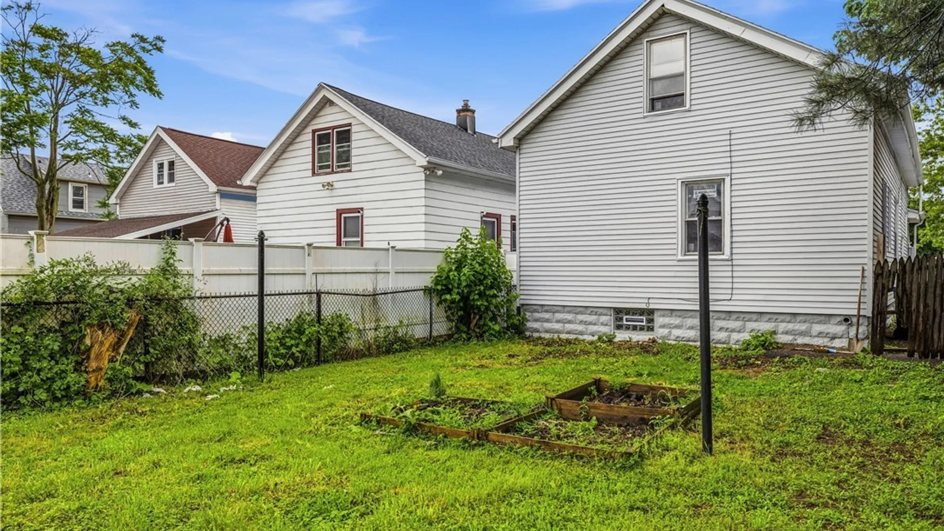 Property at 461 Stockbridge Avenue, Buffalo, NY 14215 28