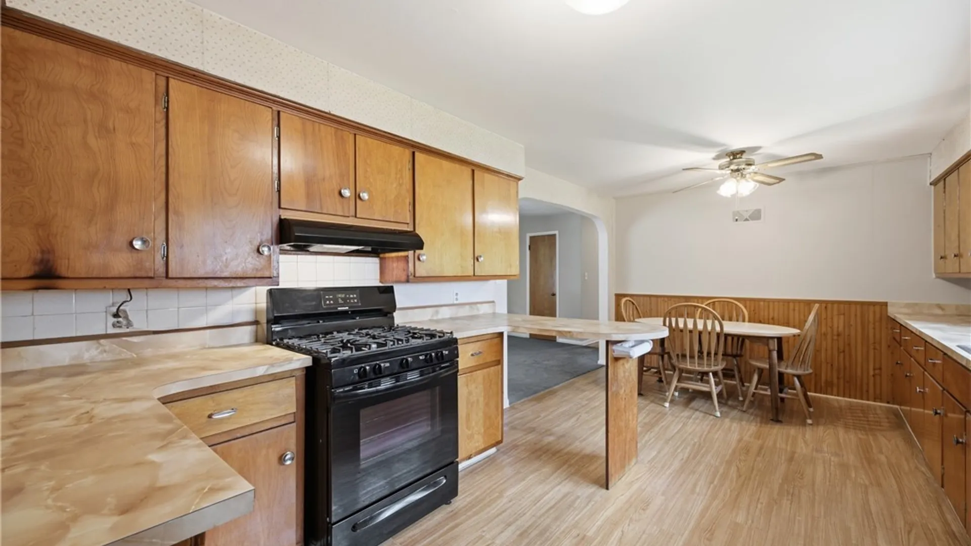 Property at 2000 Vermont Street, Brant, NY 14111 4
