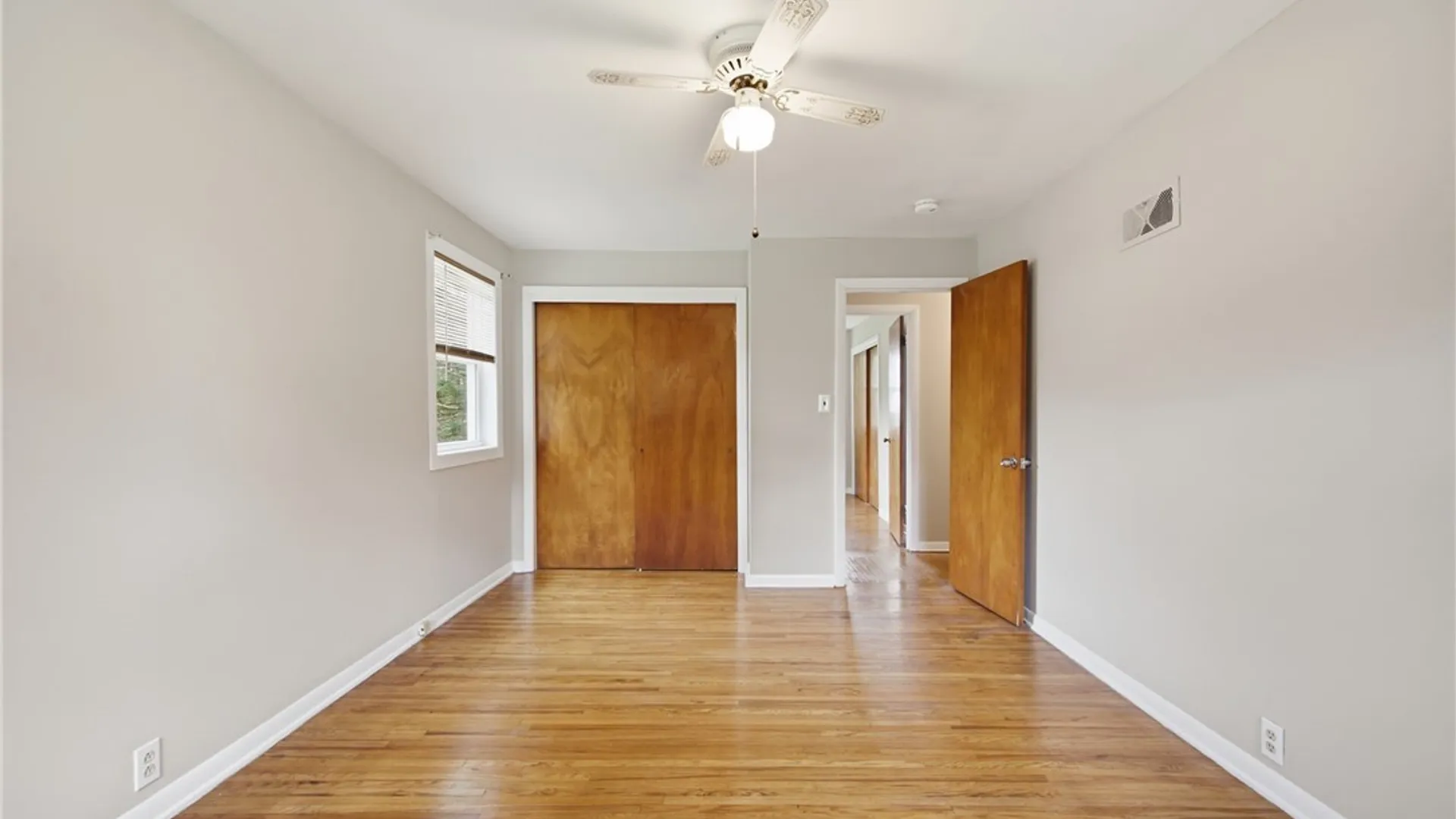 Property at 2000 Vermont Street, Brant, NY 14111 18