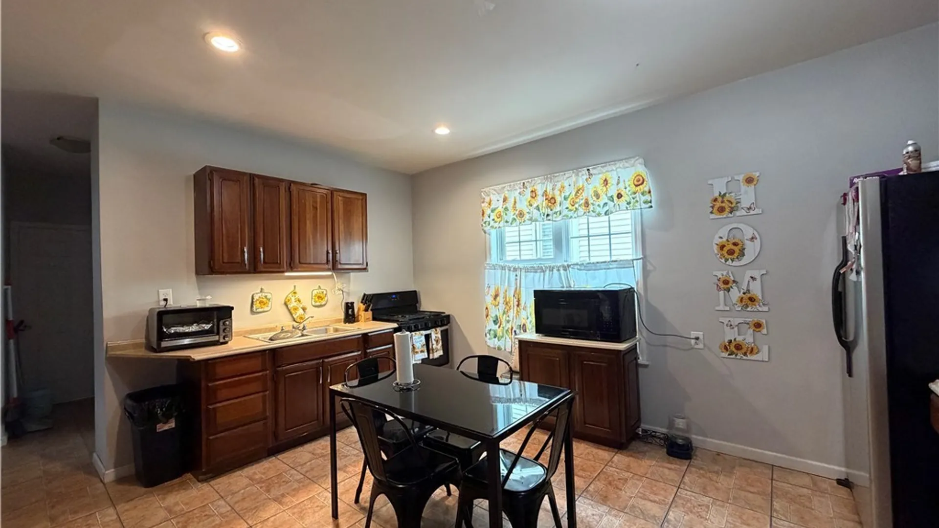 Property at 31 Wildwood Place, Buffalo, NY 14210 11