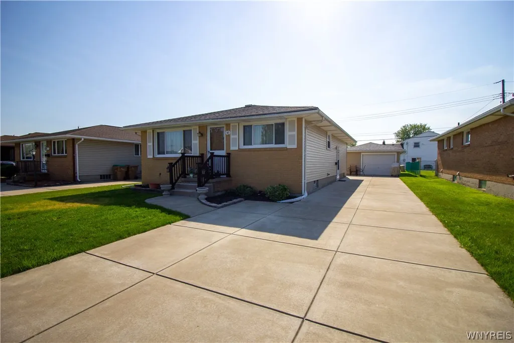 Property at 60 Joanne Lane, Cheektowaga, NY 14227