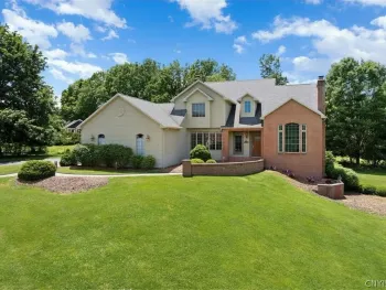Property at 7100 Braxton Cir, DeWitt, NY 13066