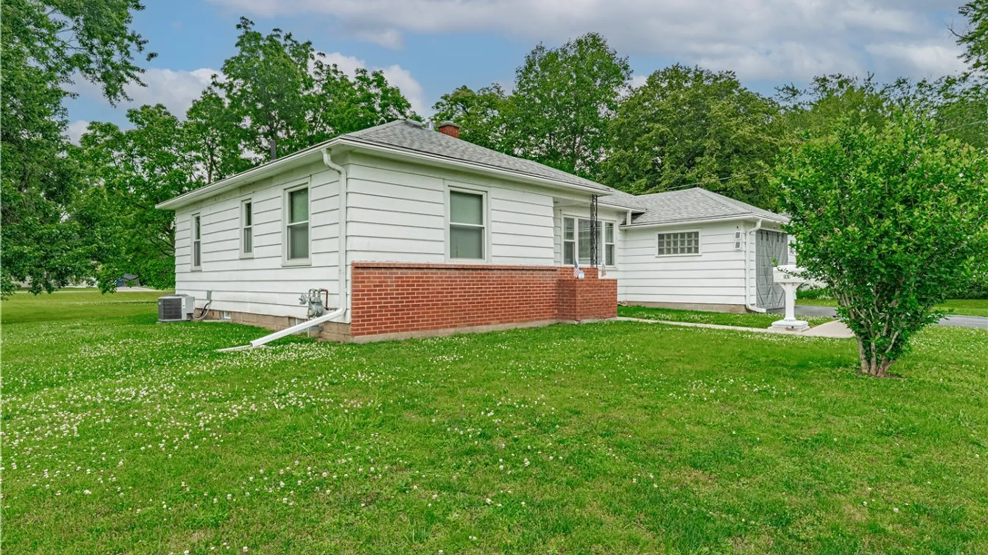 Property at 141 Elizabeth Street, Ridgeway, NY 14103 46