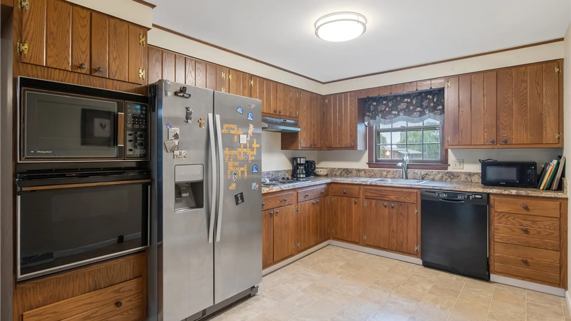 Property at 102 Croyden Lane, DeWitt, NY 13224 16
