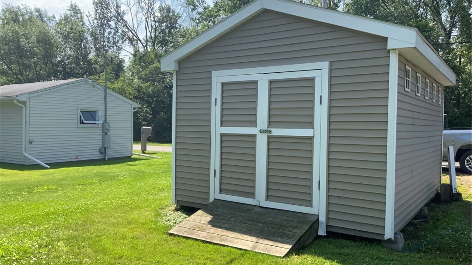 Property at 15951 Ed Rose Shrs., Kendall, NY 14477 6