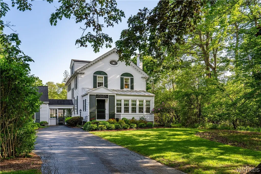 Property at 861 Chestnut Hill Road, Aurora, NY 14052