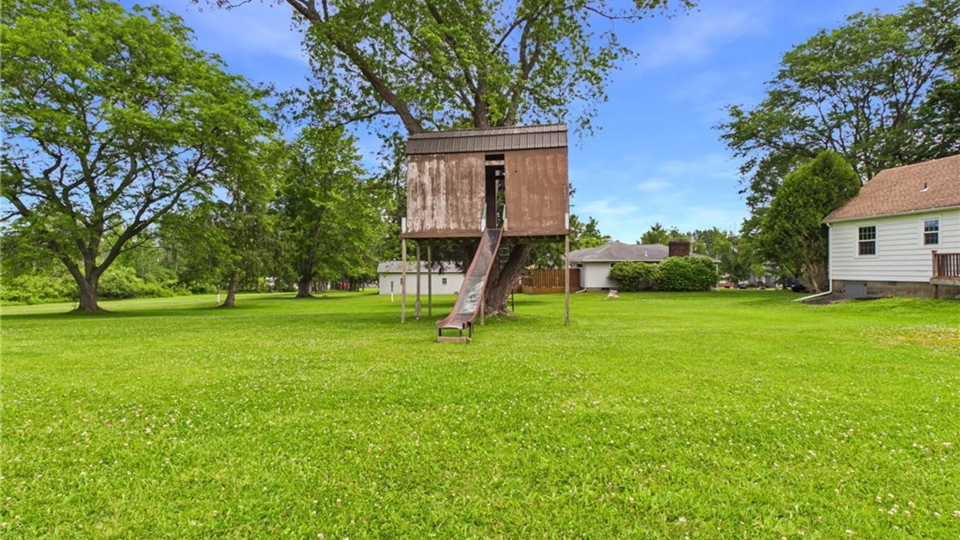 Property at 40 E Chautauqua Street, Chautauqua, NY 14757 40