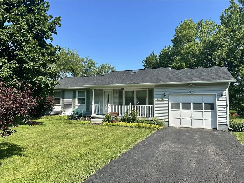 Property at 1425 Brookedge Drive, Hamlin, NY 14464