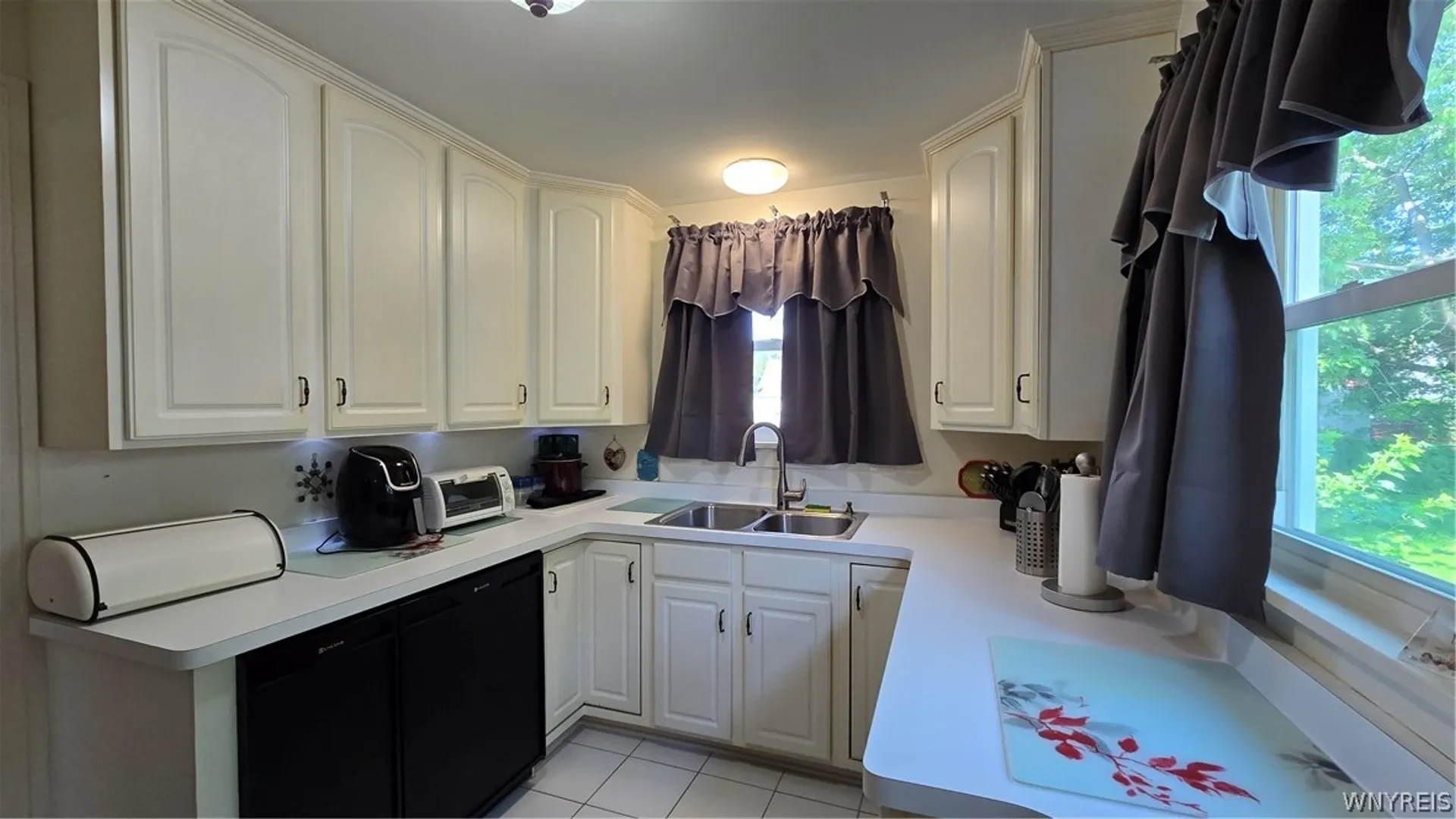 Property at 318 77th Street, Niagara Falls, NY 14304 10