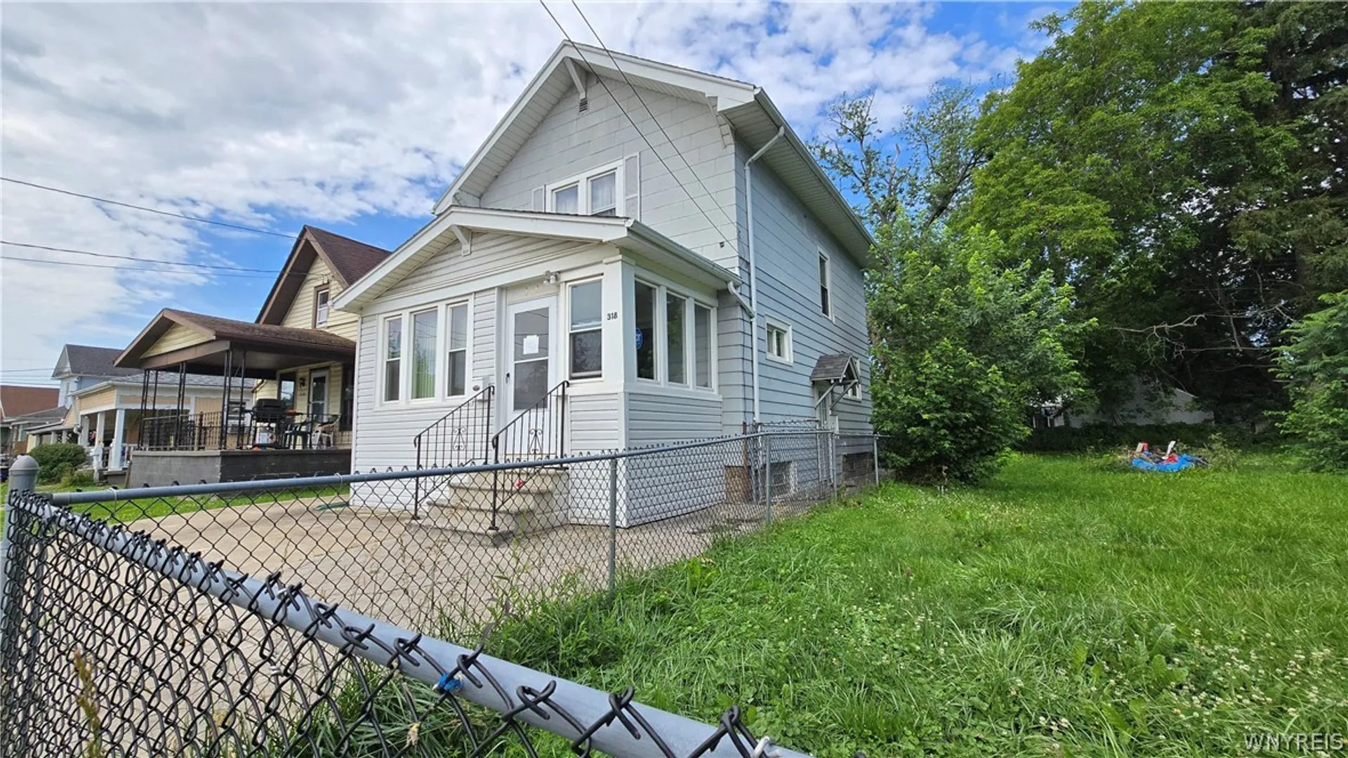 Property at 318 77th Street, Niagara Falls, NY 14304 3