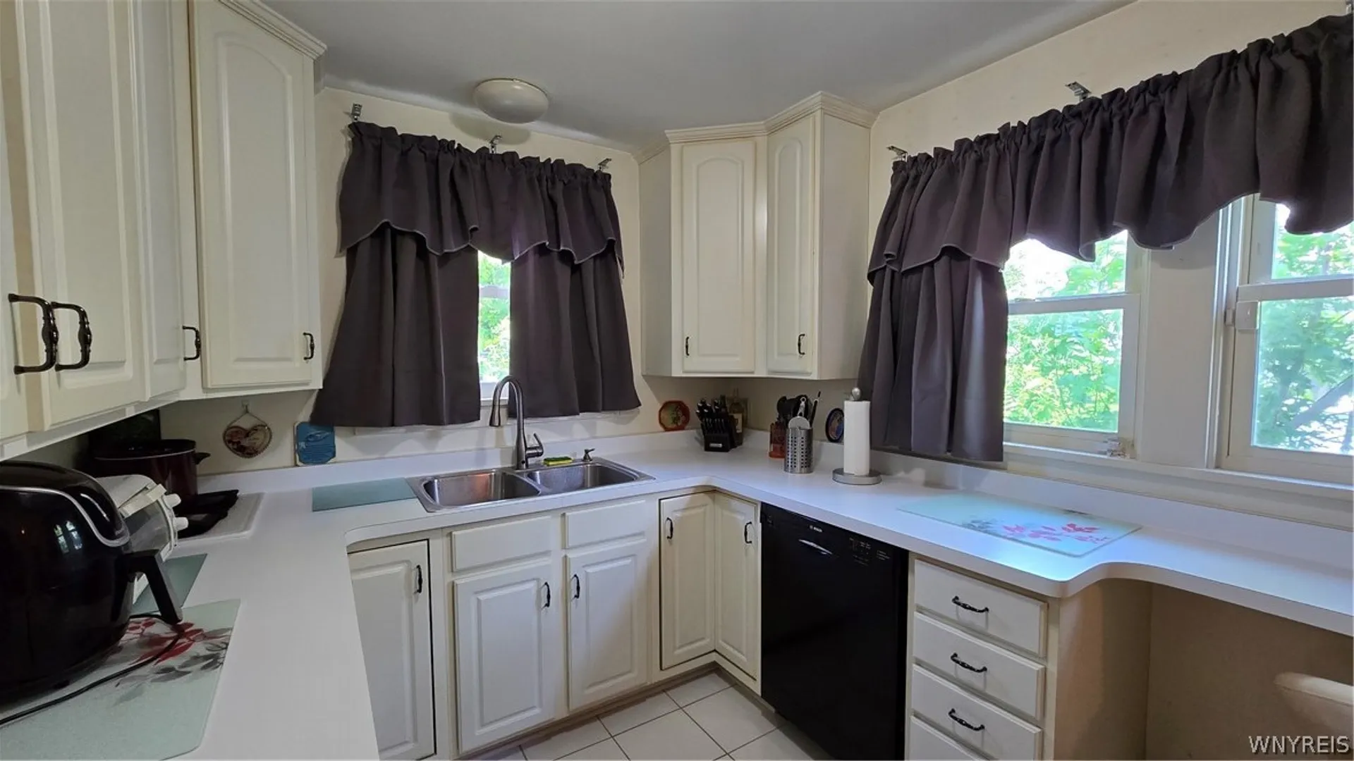 Property at 318 77th Street, Niagara Falls, NY 14304 9