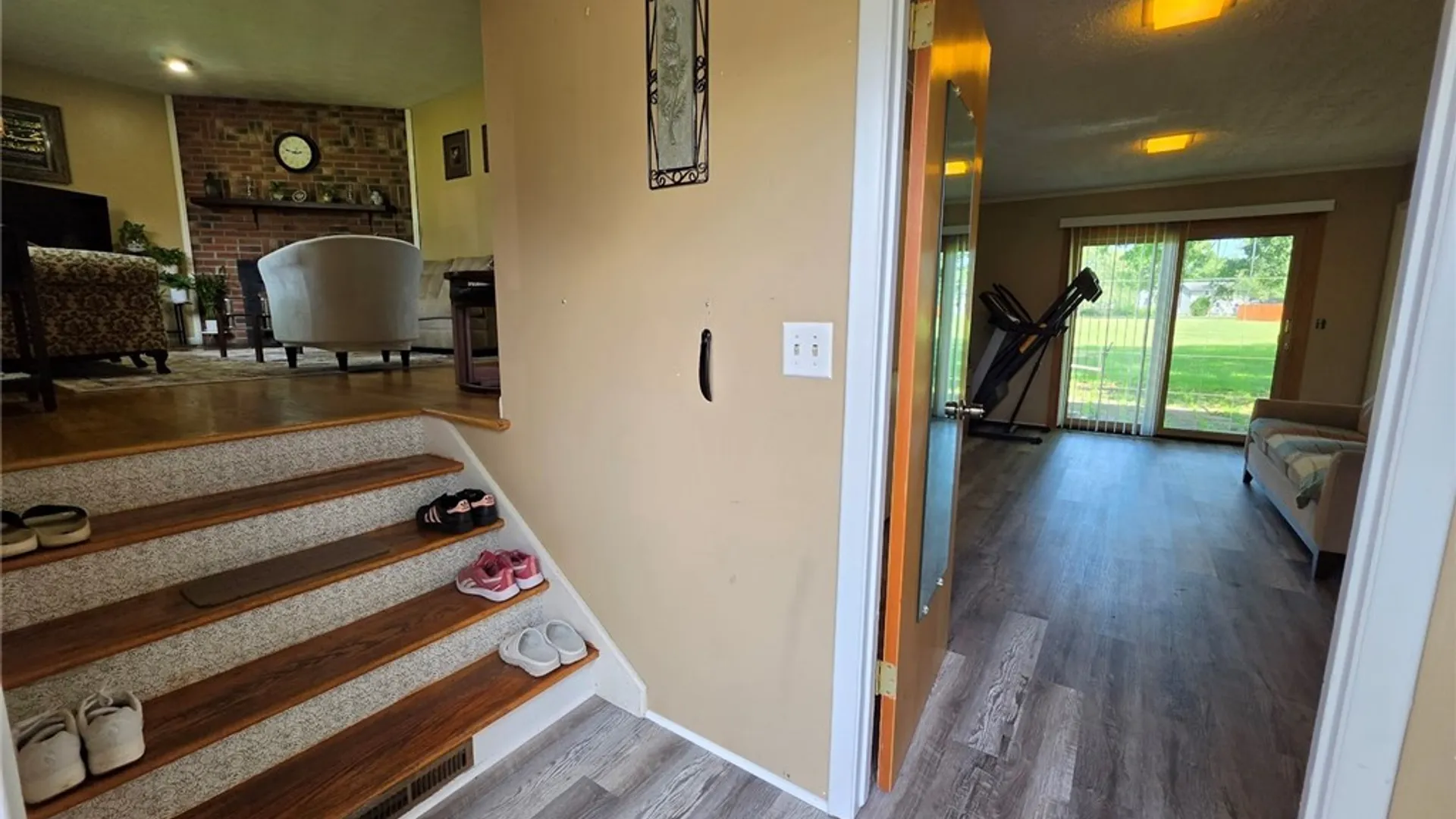 Property at 17 Hummingbird Path, Clay, NY 13090 4