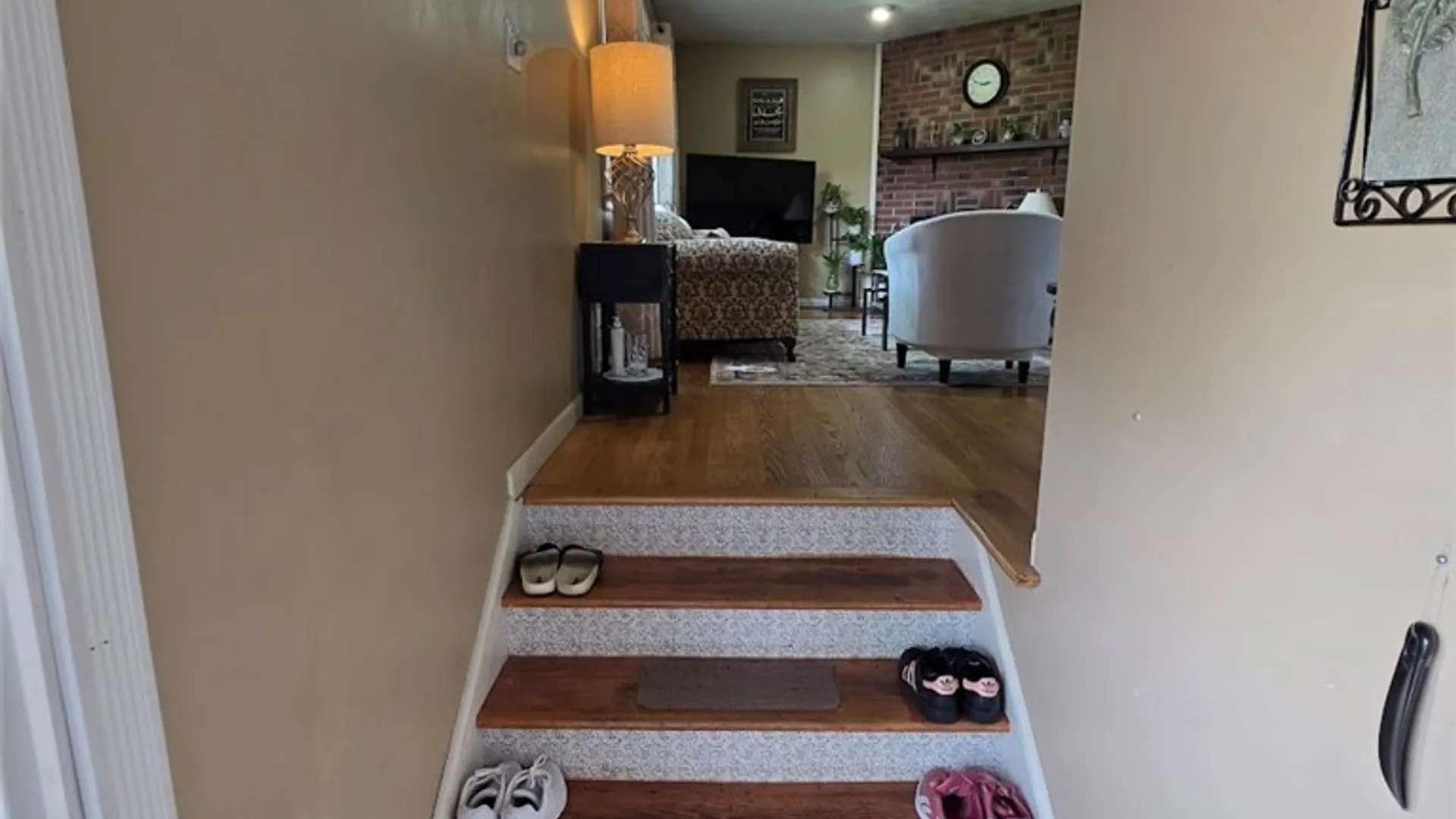 Property at 17 Hummingbird Path, Clay, NY 13090 5