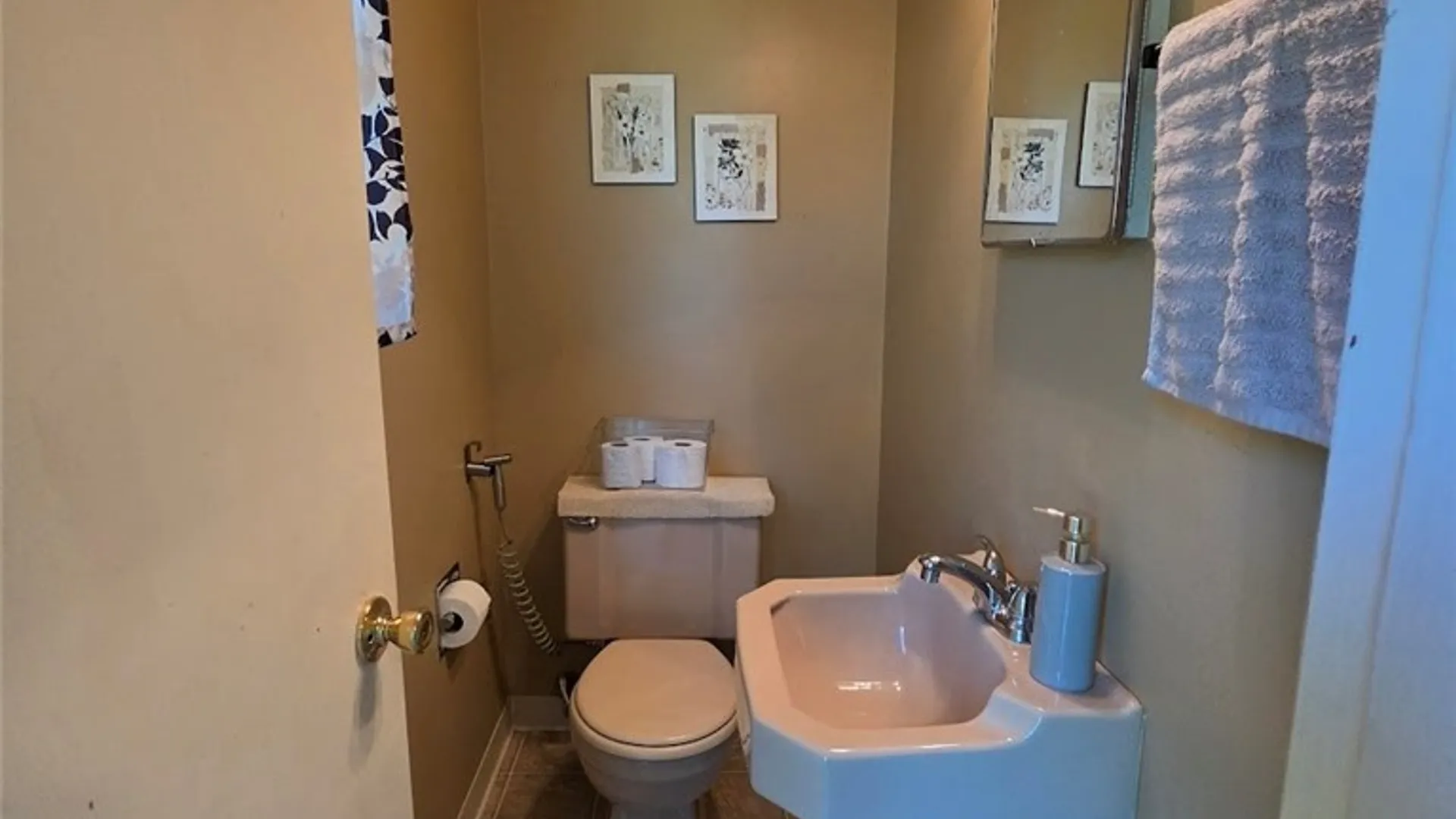 Property at 17 Hummingbird Path, Clay, NY 13090 16