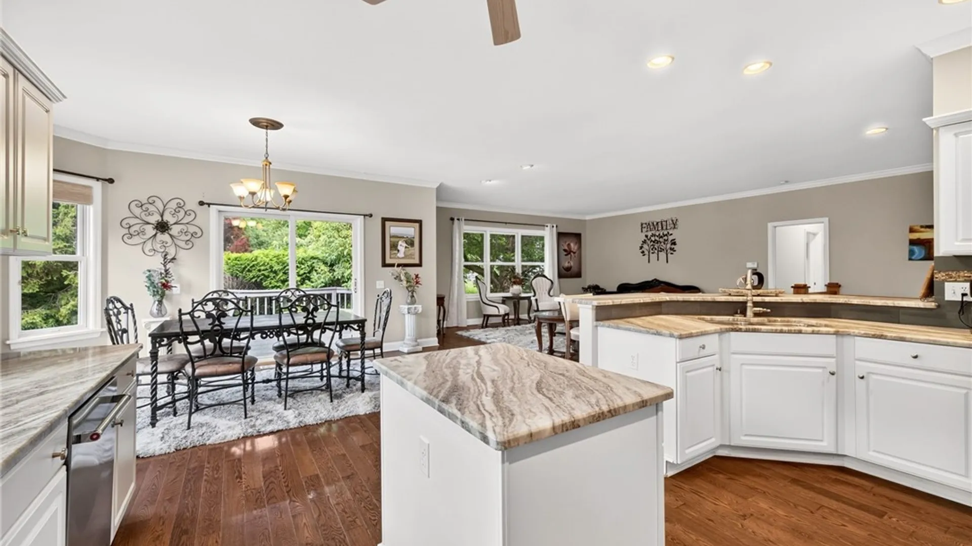 Property at 17 Trout Creek Run, Mendon, NY 14472 6
