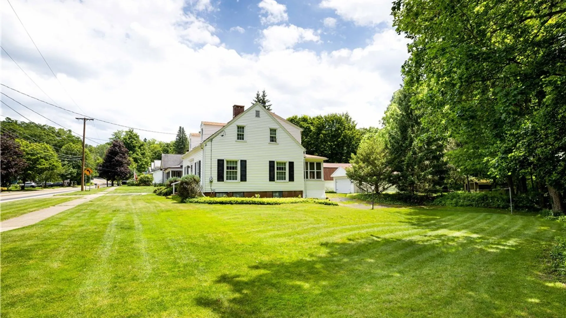 Property at 17 Lodi Street, Hanover, NY 14062 8