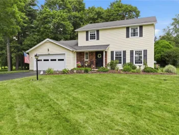 Property at 104 Willowbend Dr, Penfield, NY 14526