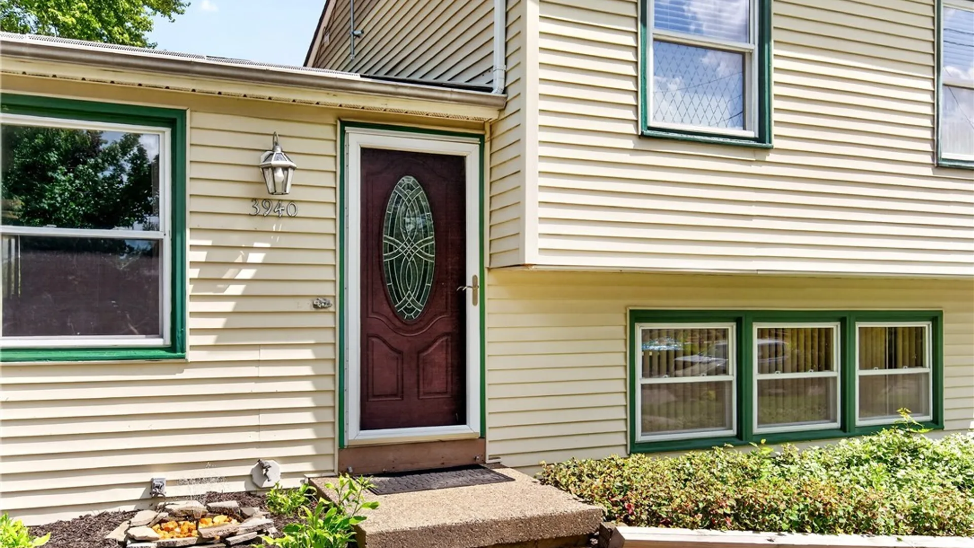 Property at 3940 Harvard Street, Hamburg, NY 14075 4