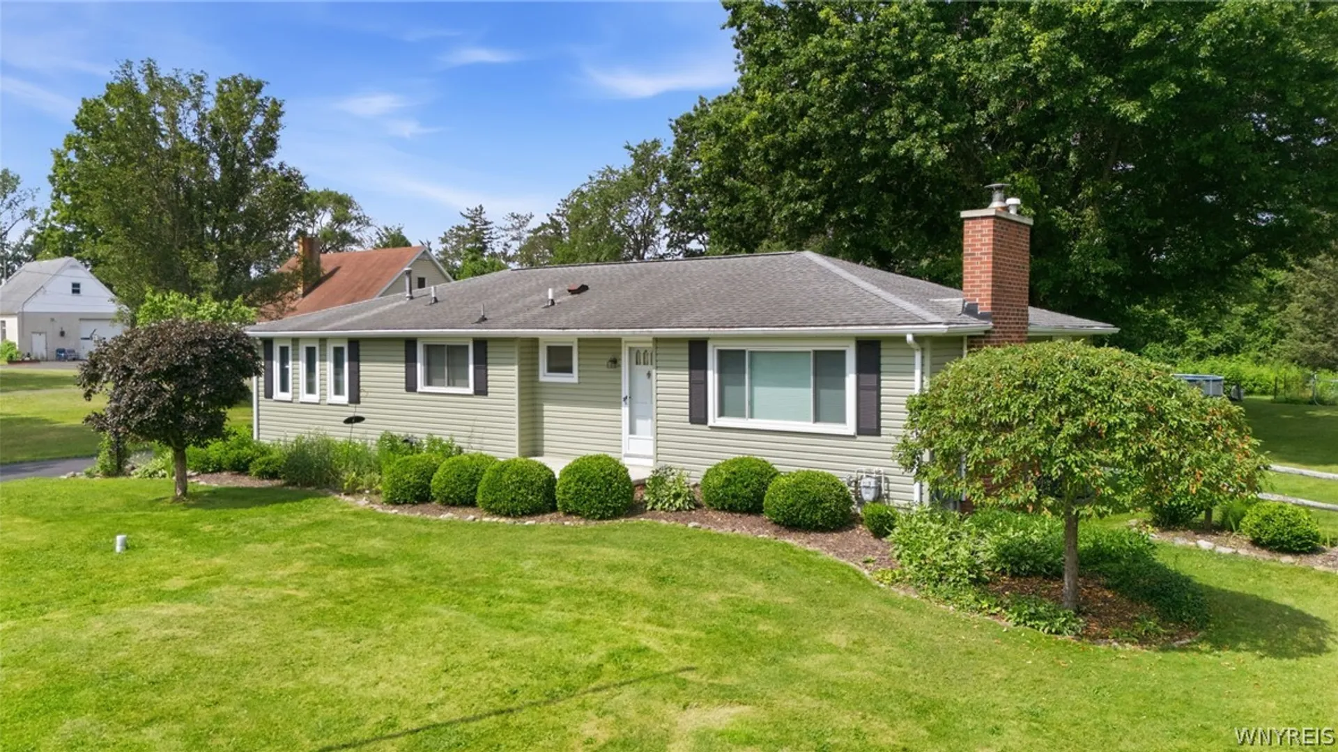 Property at 1320 Girdle Road, Elma, NY 14059 4