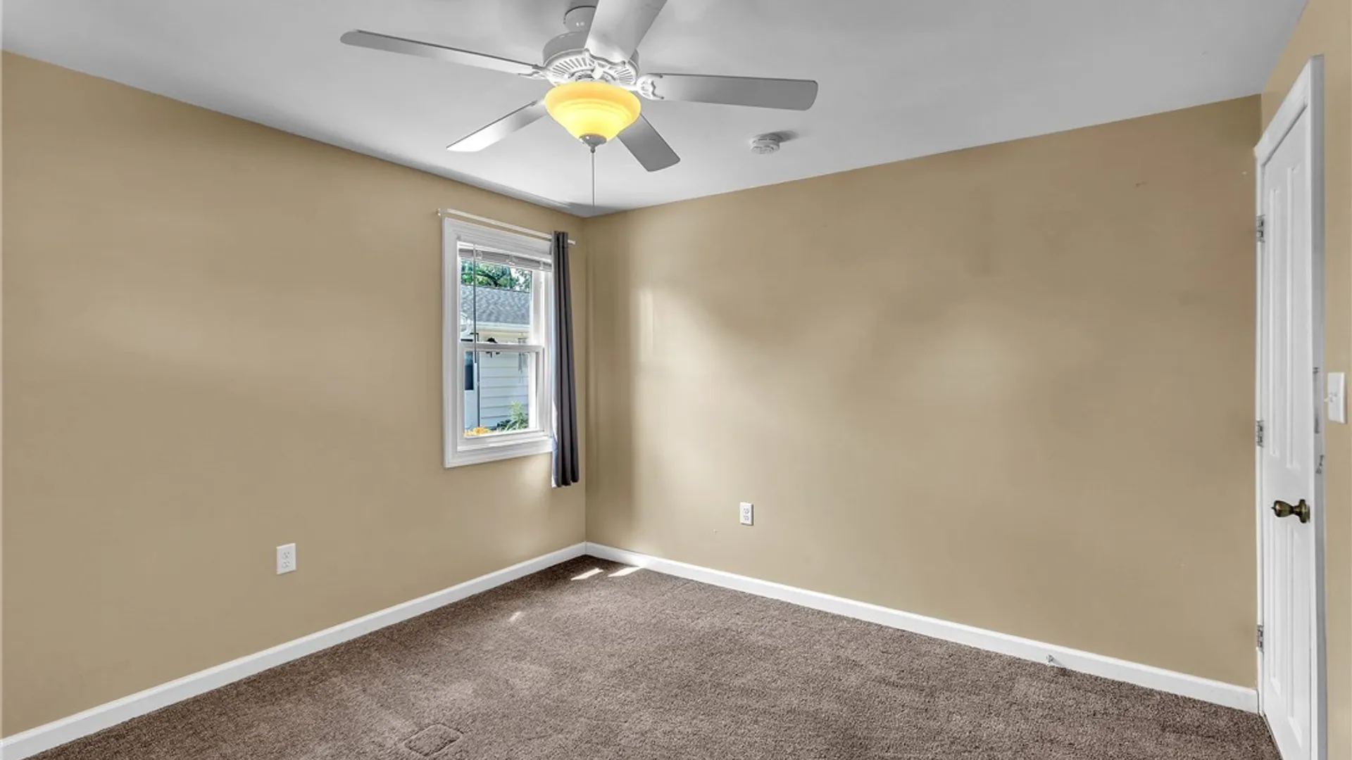 Property at 624 Montrose Avenue, Tonawanda, NY 14223 26