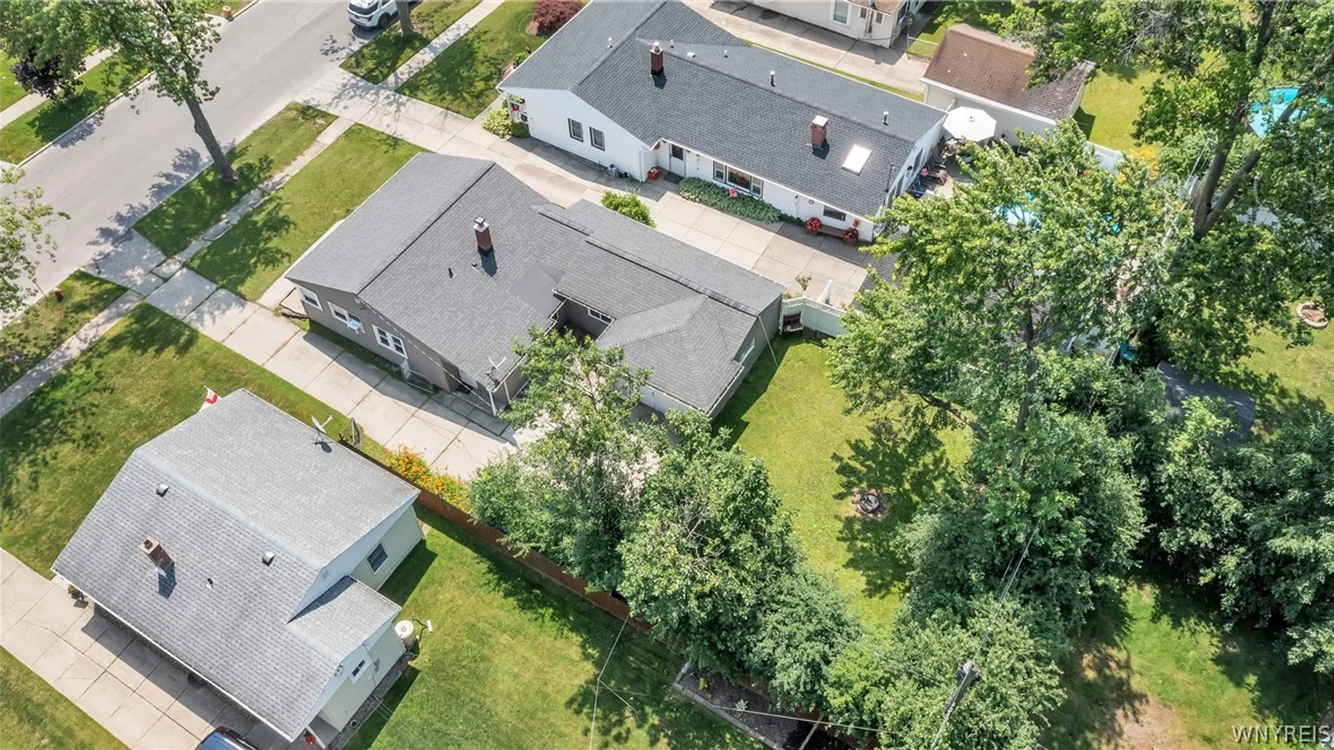 Property at 624 Montrose Avenue, Tonawanda, NY 14223 45