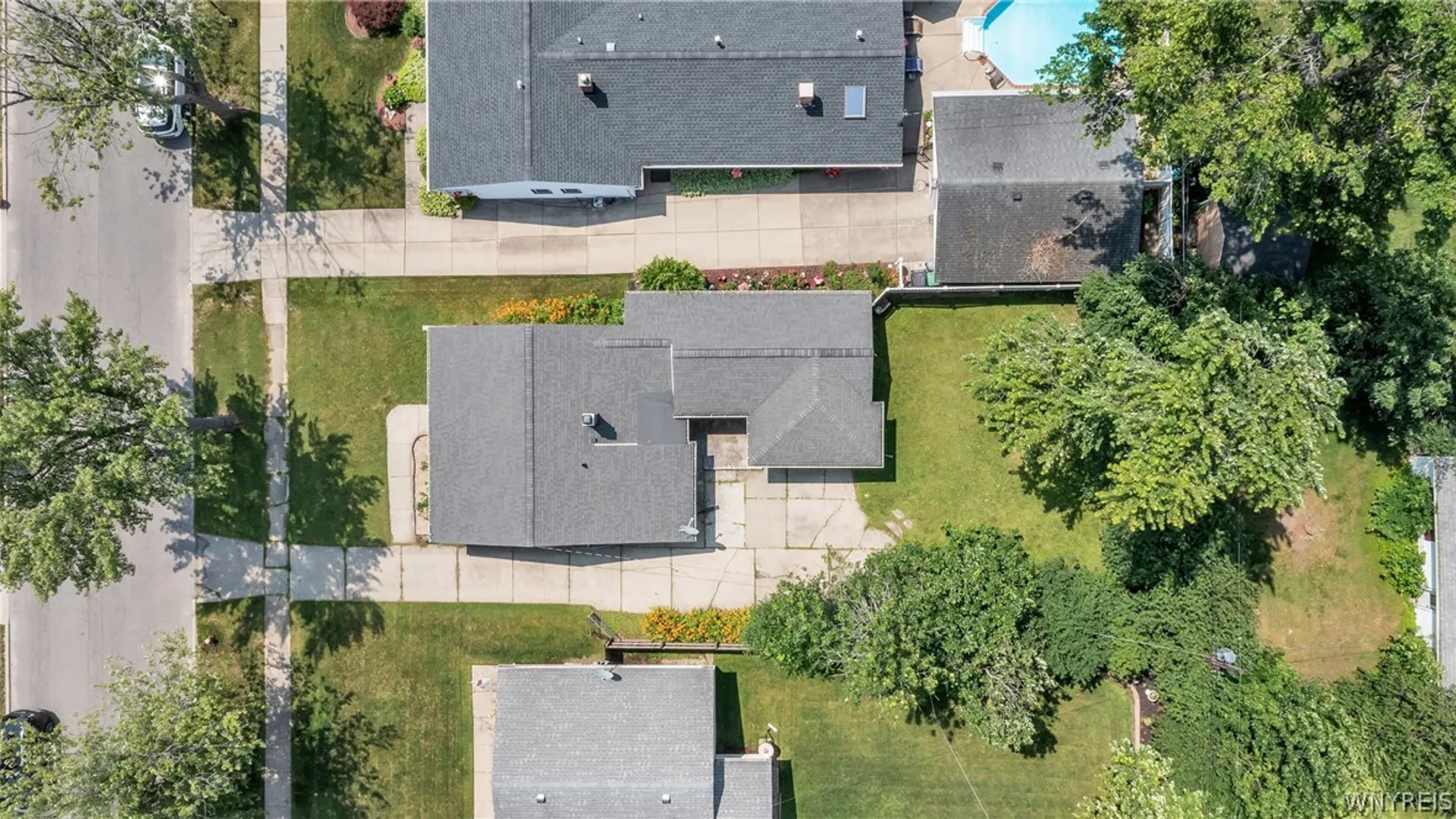 Property at 624 Montrose Avenue, Tonawanda, NY 14223 46